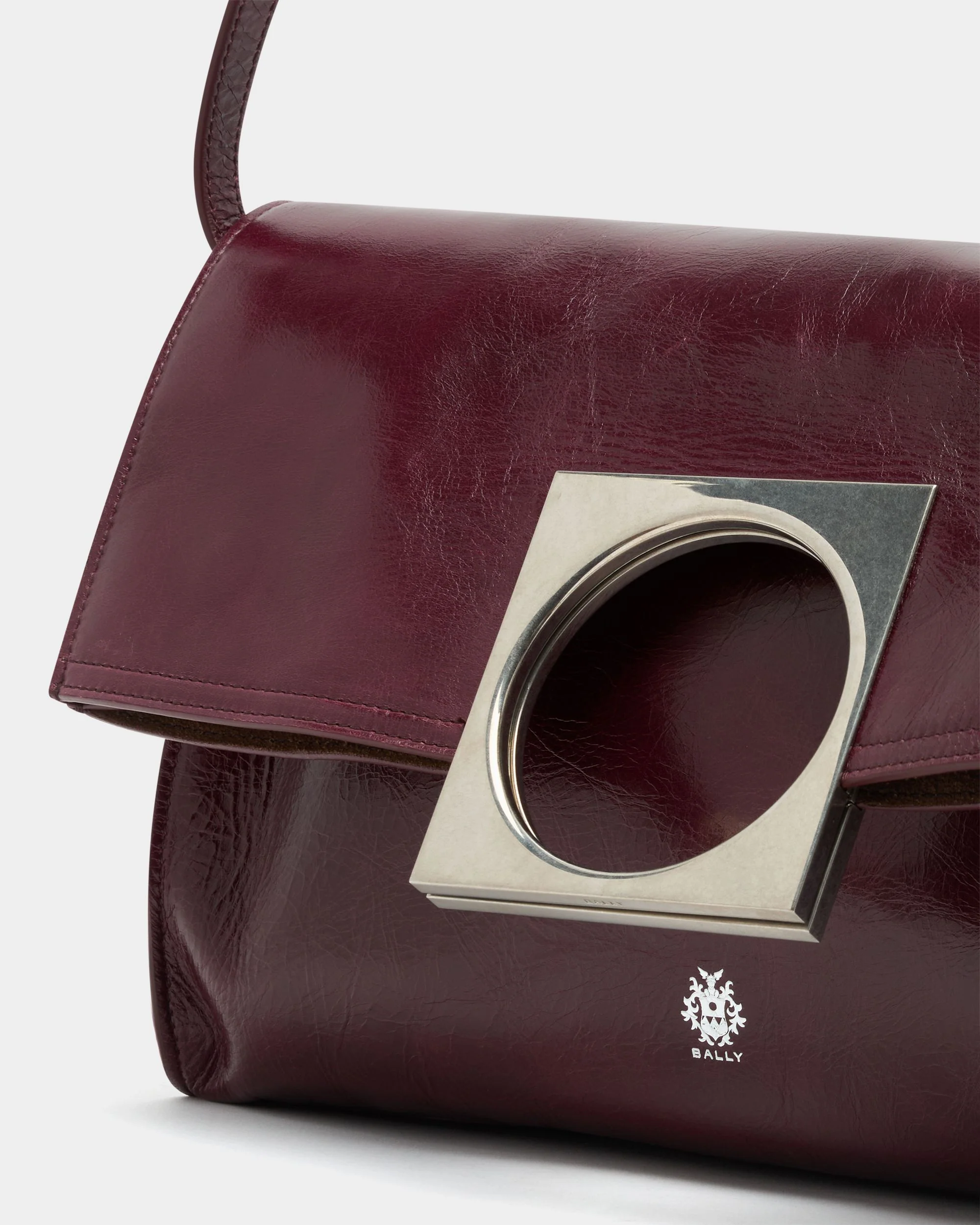 Anni Foldable Tote in Andorra Leather - Image 8