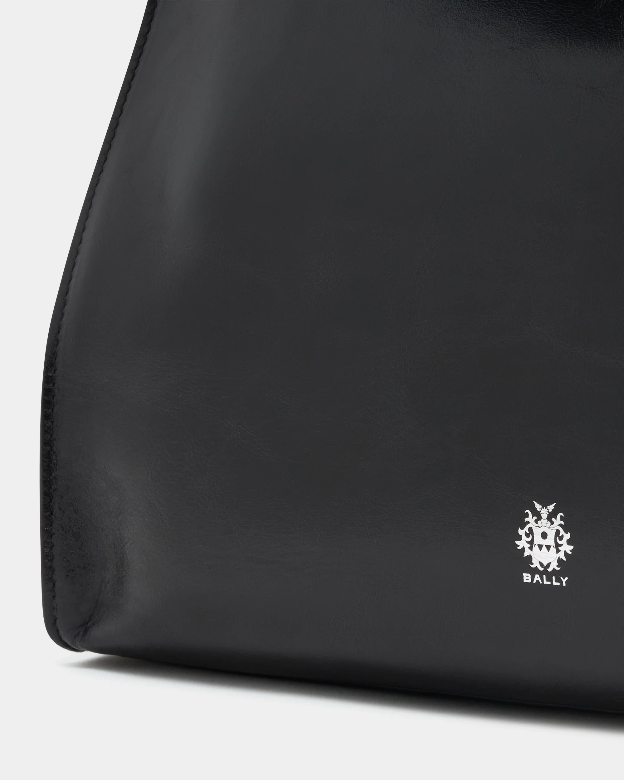 Anni Foldable Tote in Black Leather - Image 6