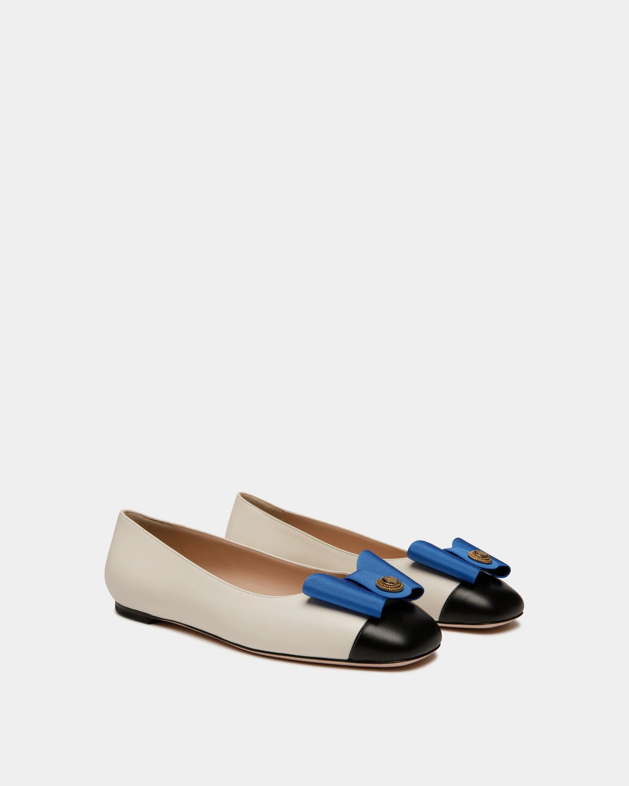 B-Bow Flat in White and Black Leather - Image 3