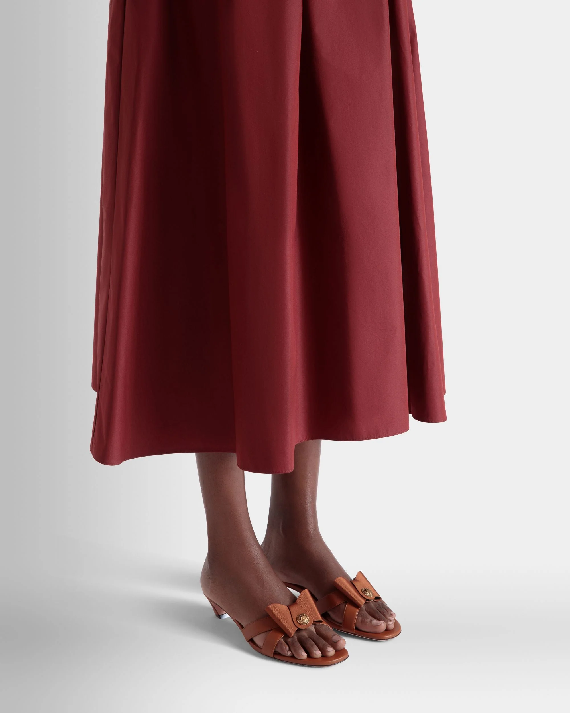 B-Bow Sandal in Brown Leather - Image 2