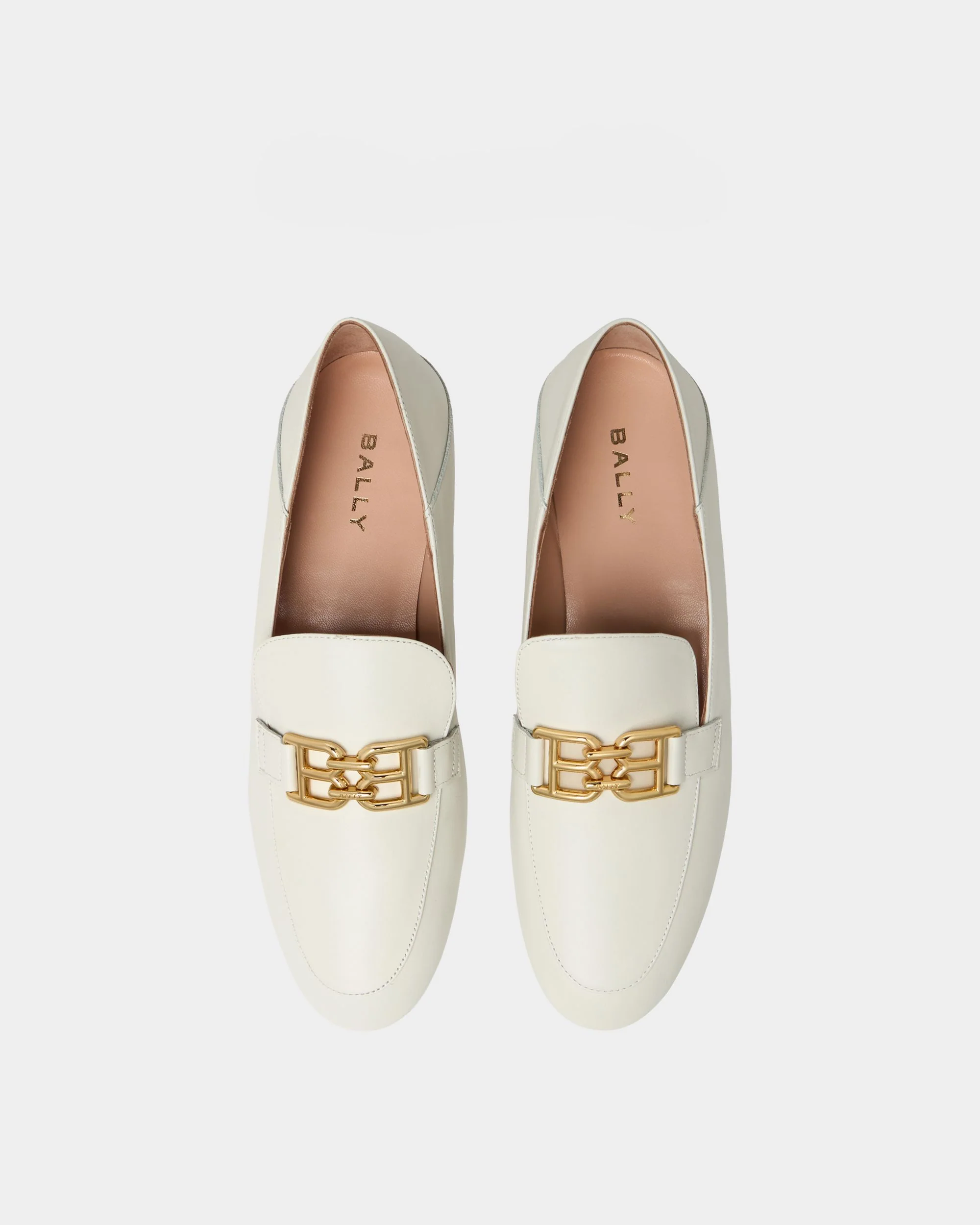 B-Chain Loafer In Cream Leather - Image 4