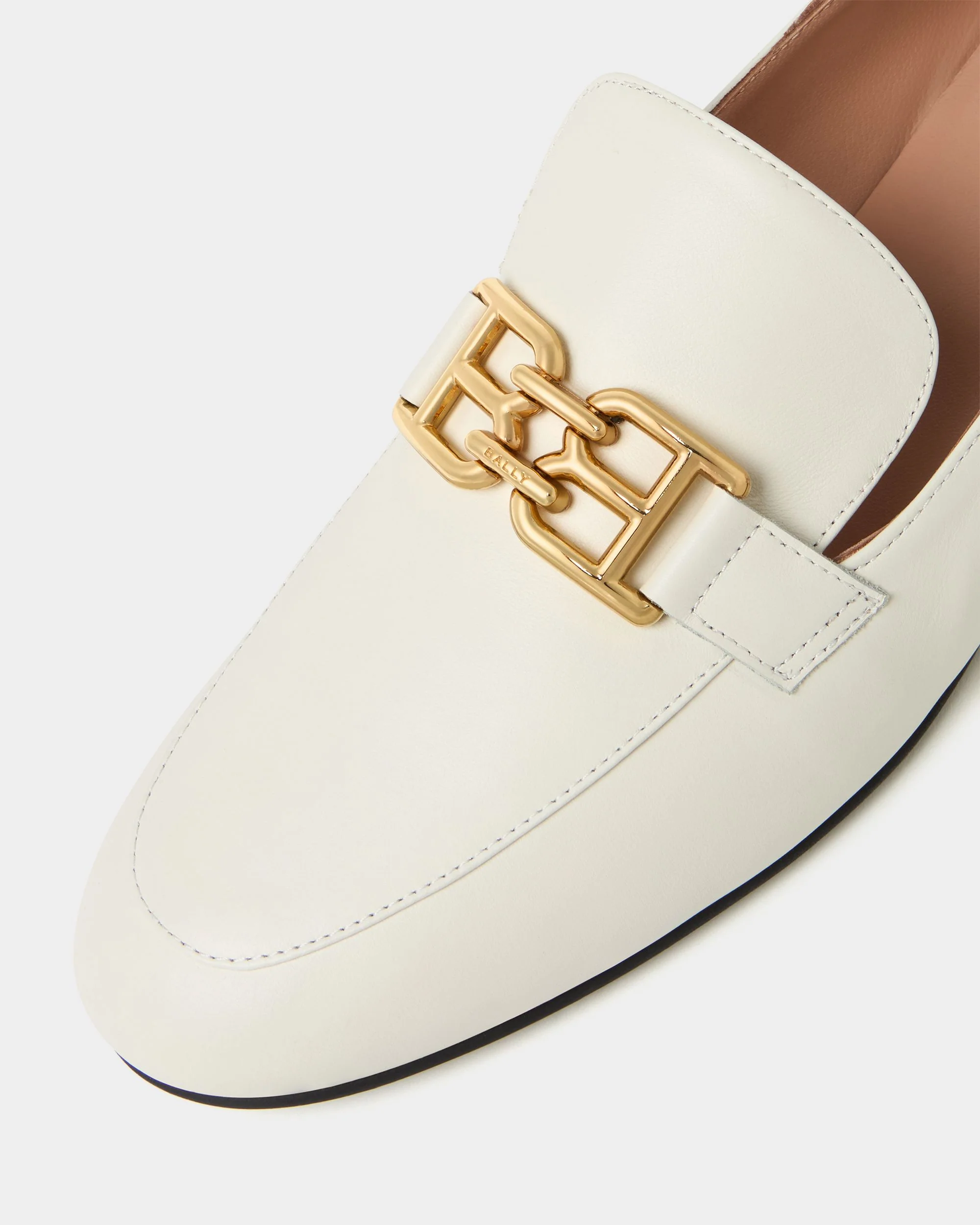 B-Chain Loafer In Cream Leather - Image 5