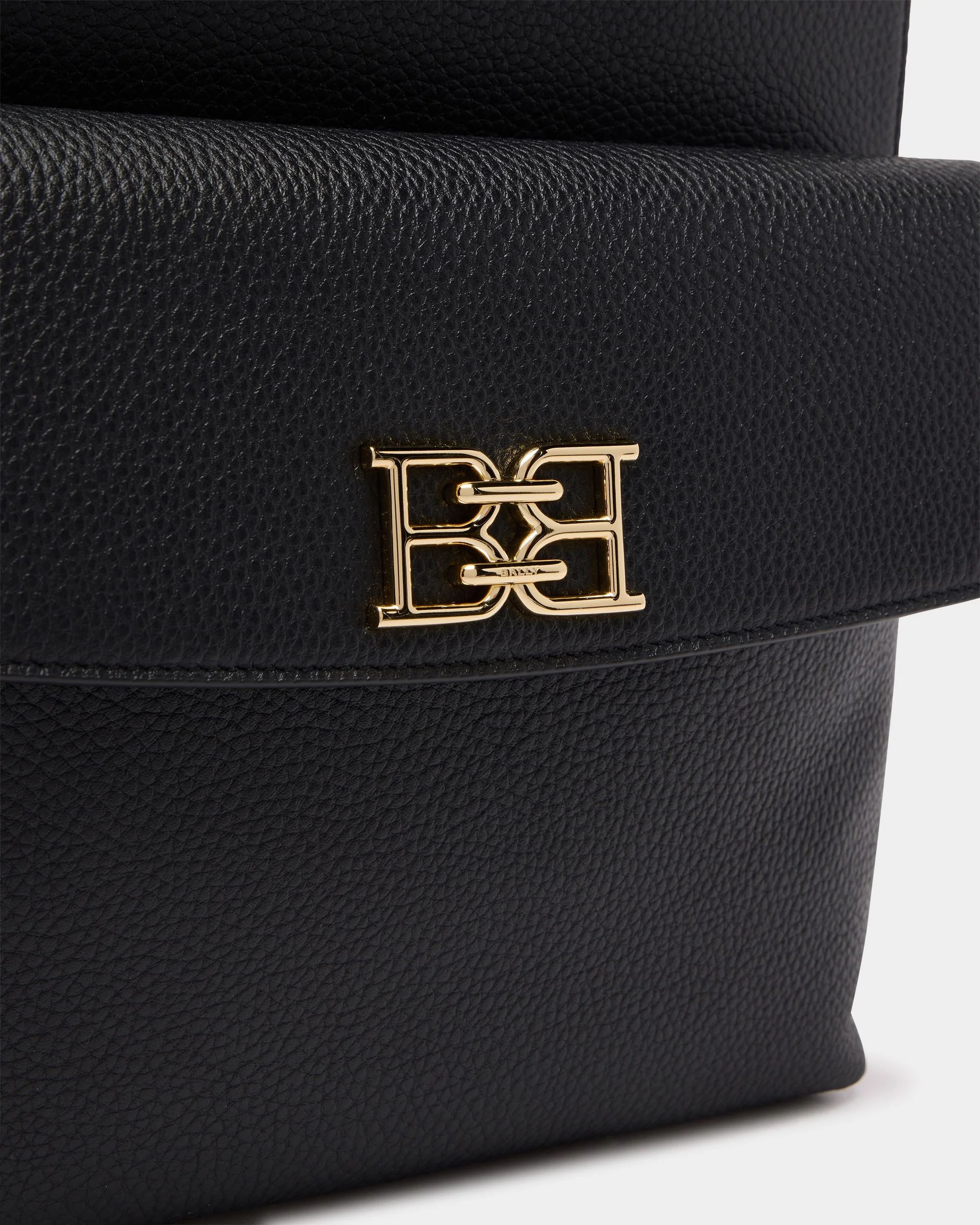 Backpack in Black Grained Leather - Image 6
