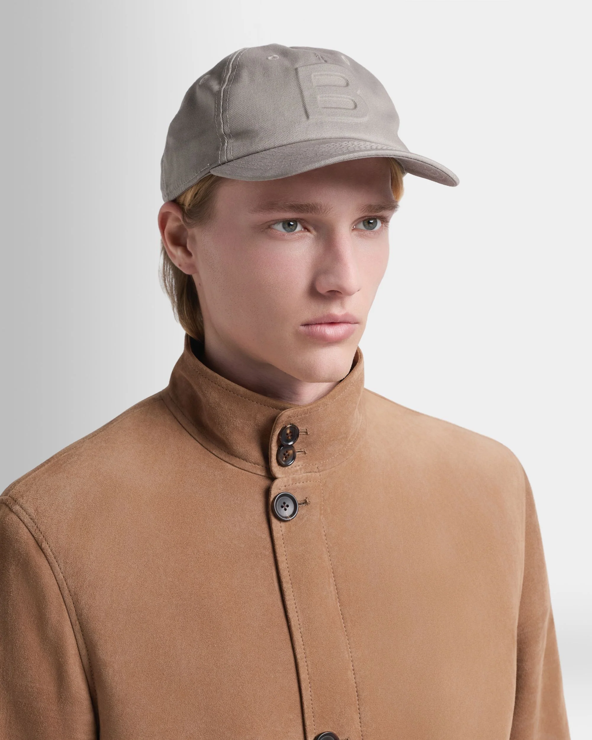 Baseball Hat in Light Grey Cotton With a Debossed Logo - Image 2