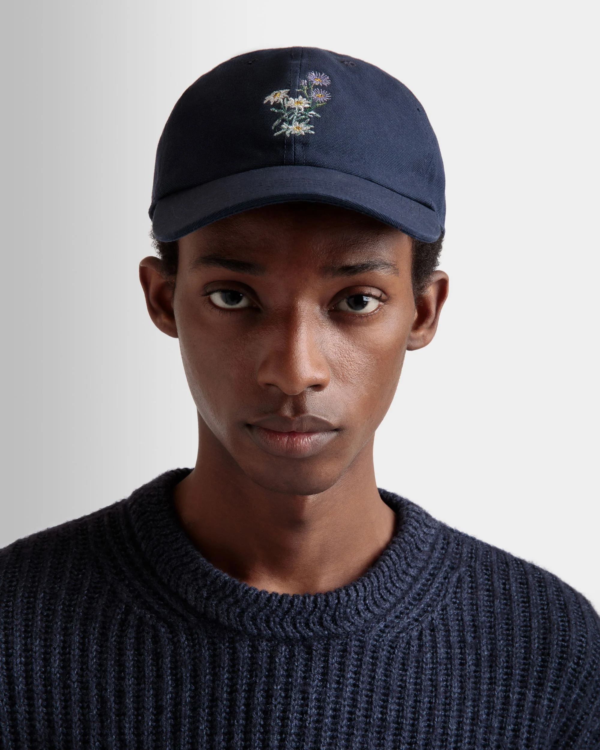 Baseball Hat With Mountain Flowers In Navy Blue Cotton - Image 2