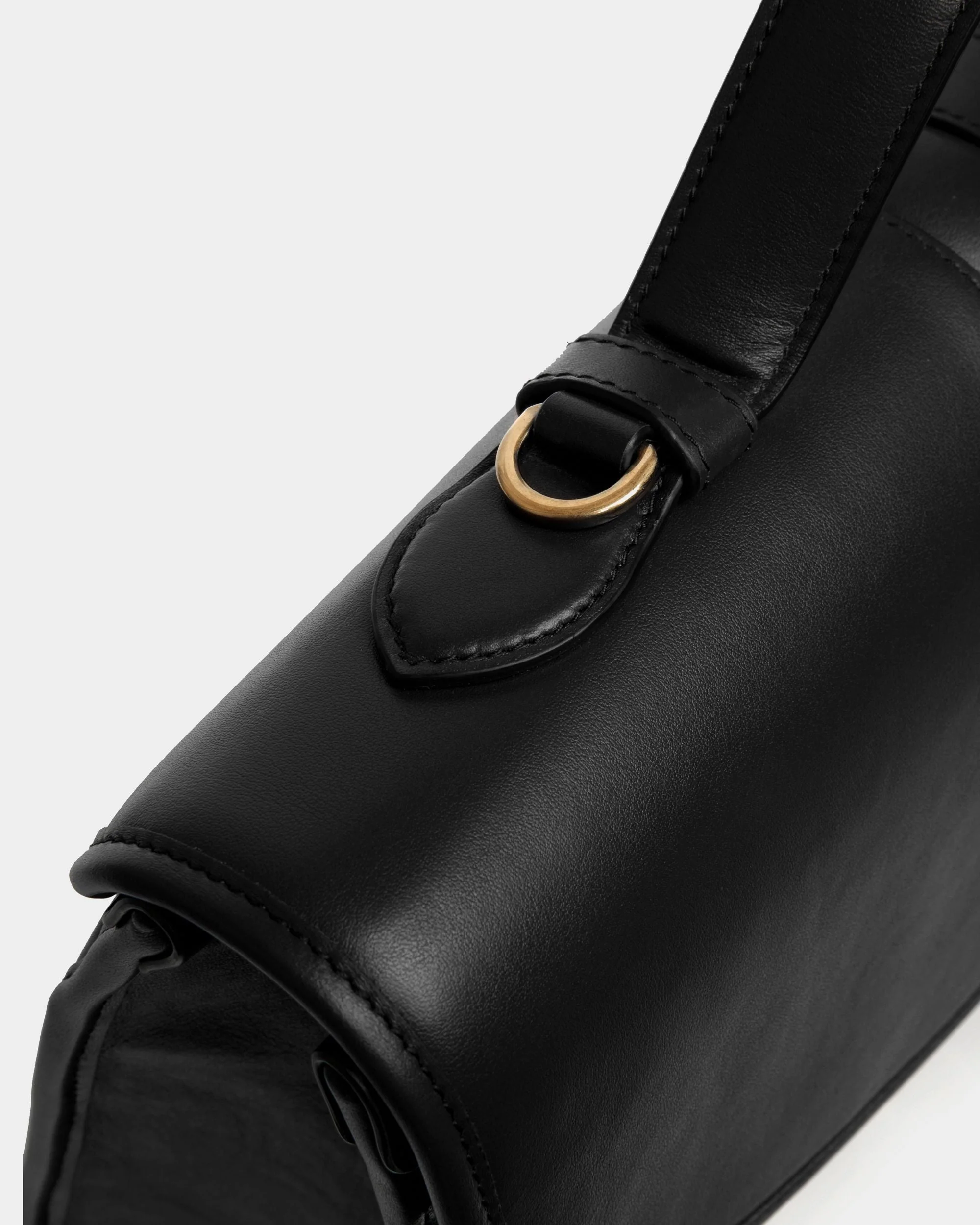 Beckett Briefcase in Black Leather - Image 5