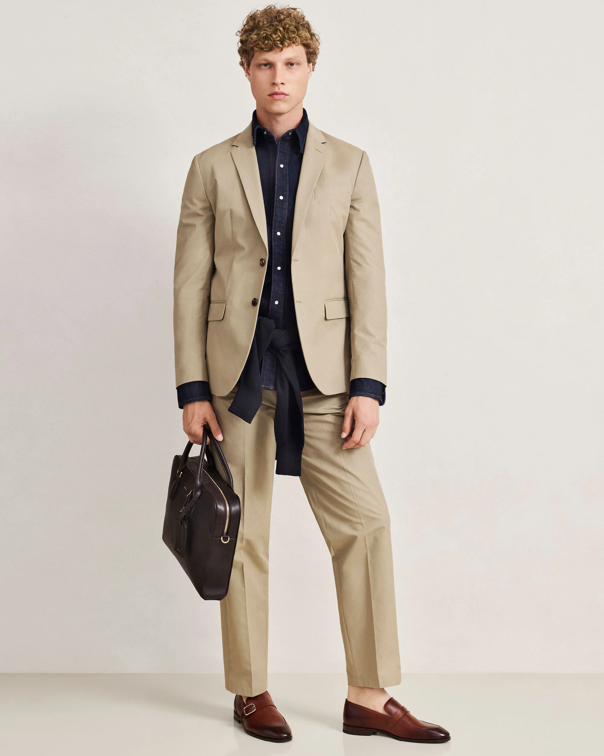 Beckett Briefcase in Ebano Grained Leather - Image 7