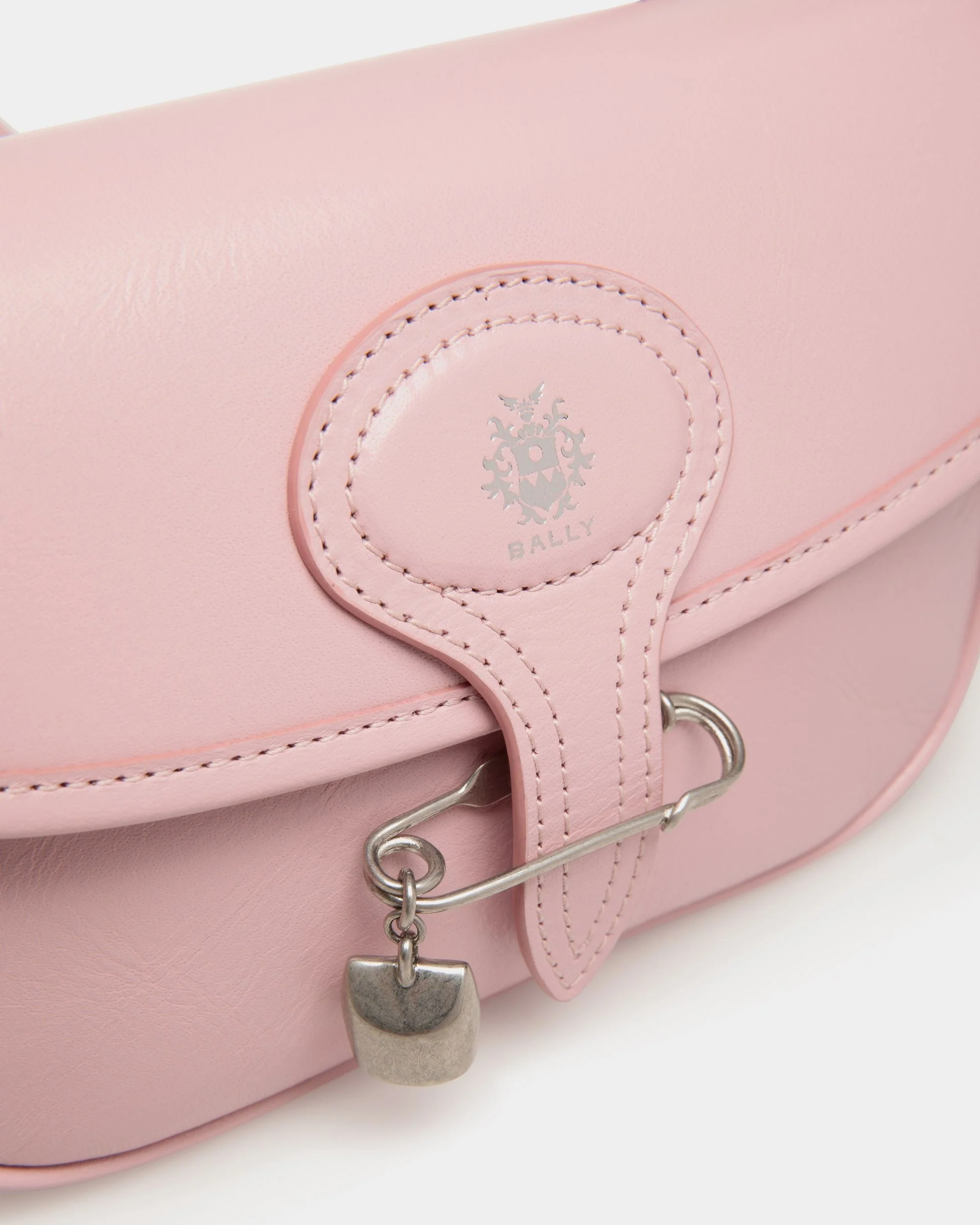 Beckett Minibag in Pink Leather With a Bally Pin - Image 6