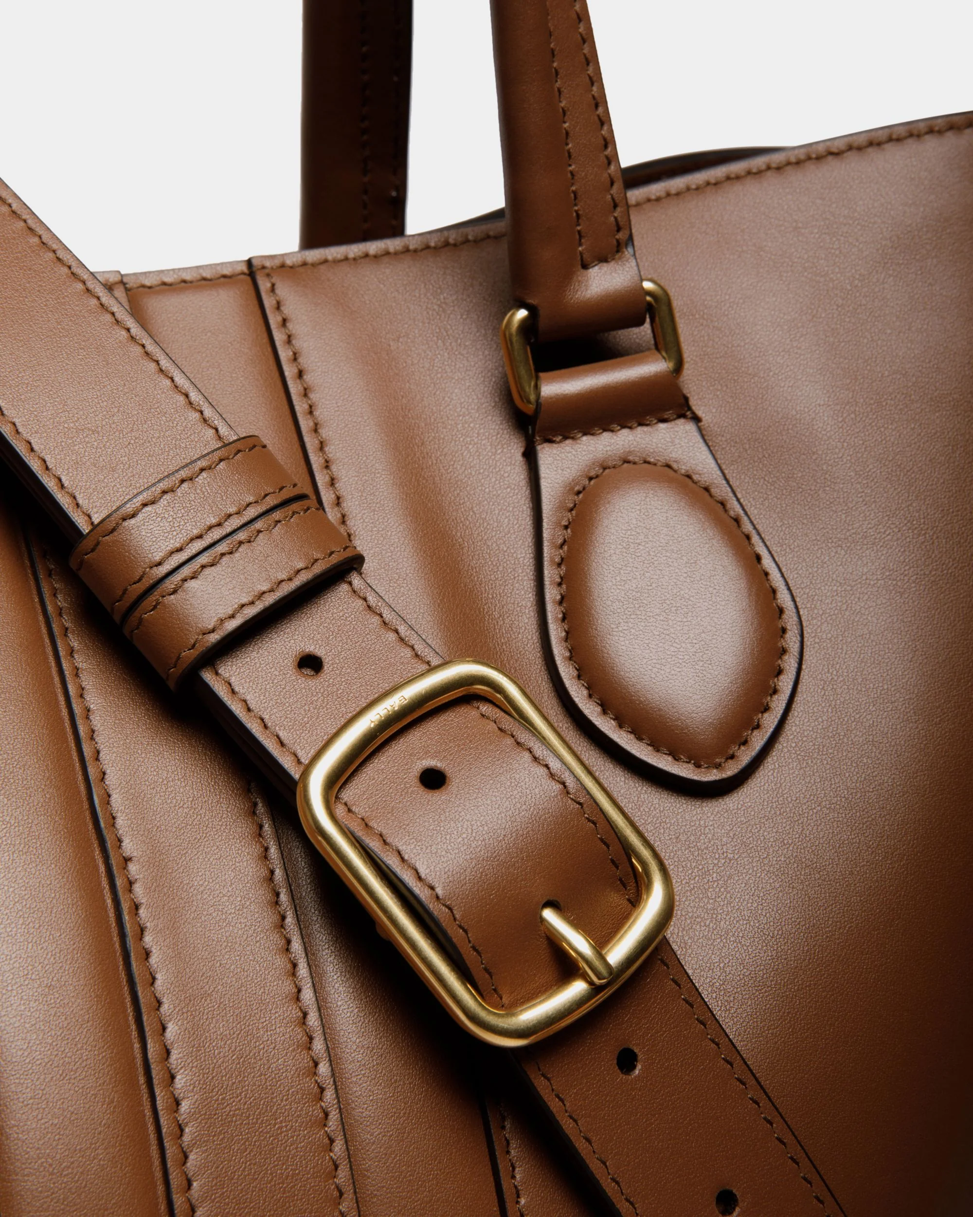 Beckett Tote in Brown Leather - Image 4