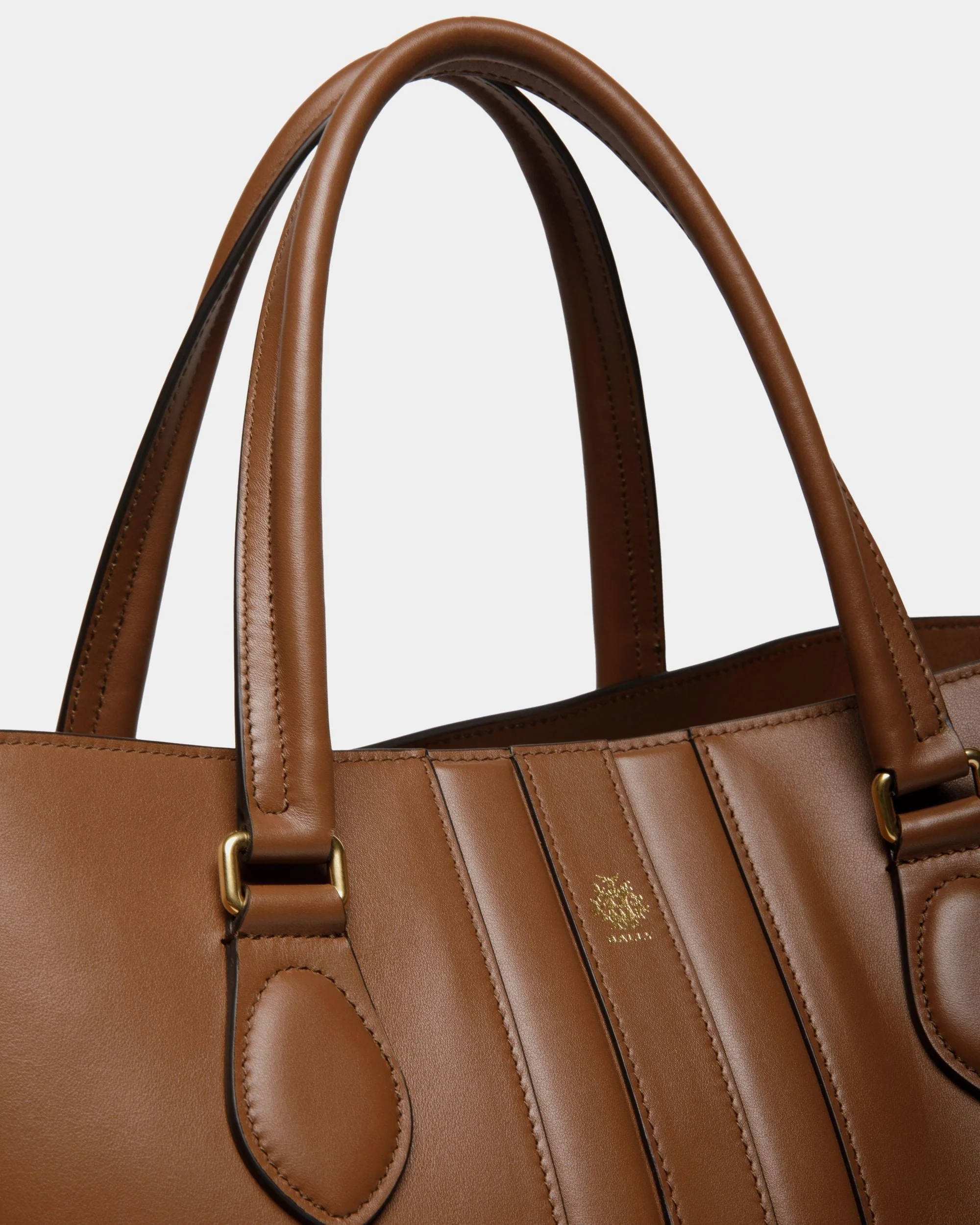 Beckett Tote in Brown Leather - Image 5