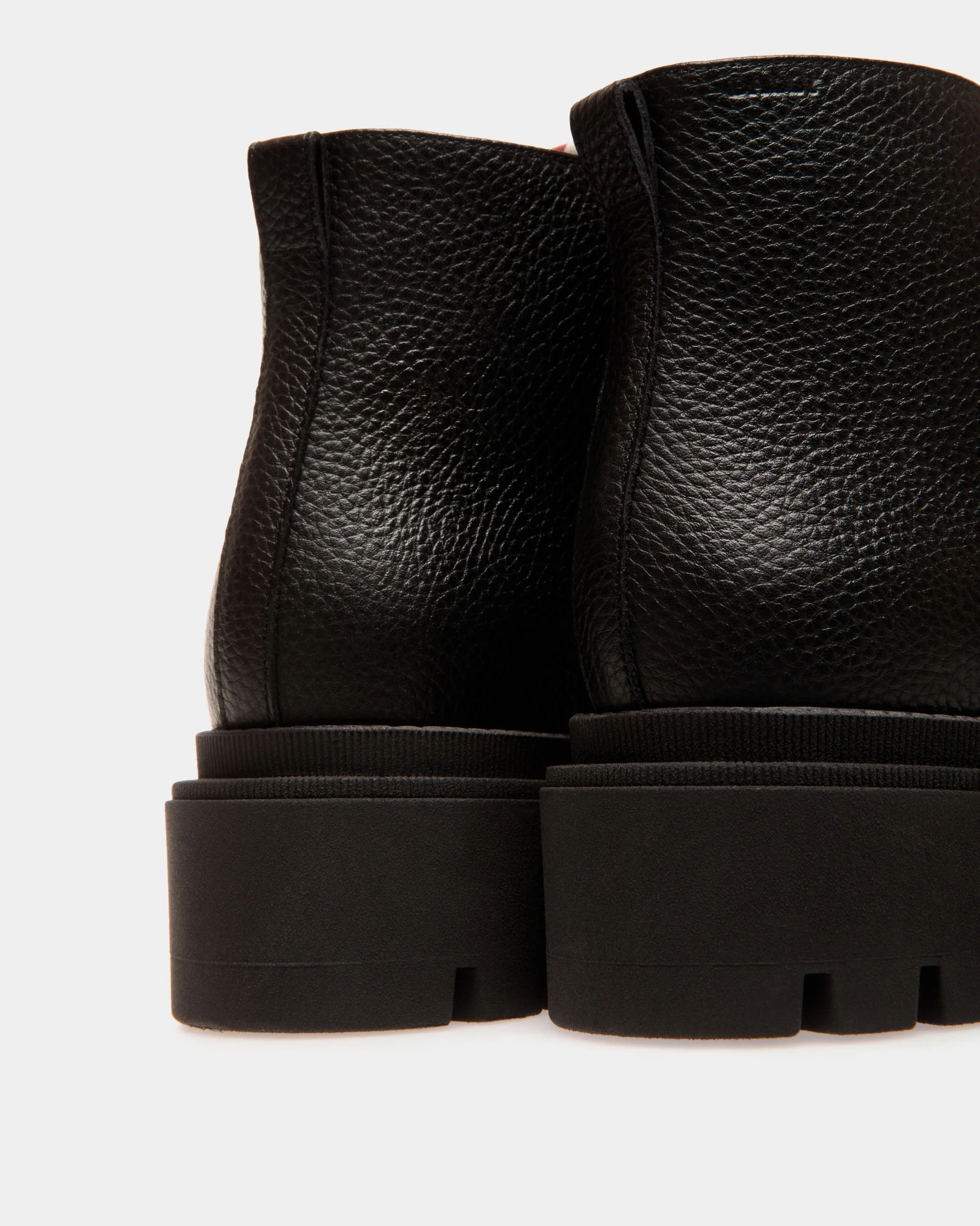 Bootie in Black Grained Leather - Image 5