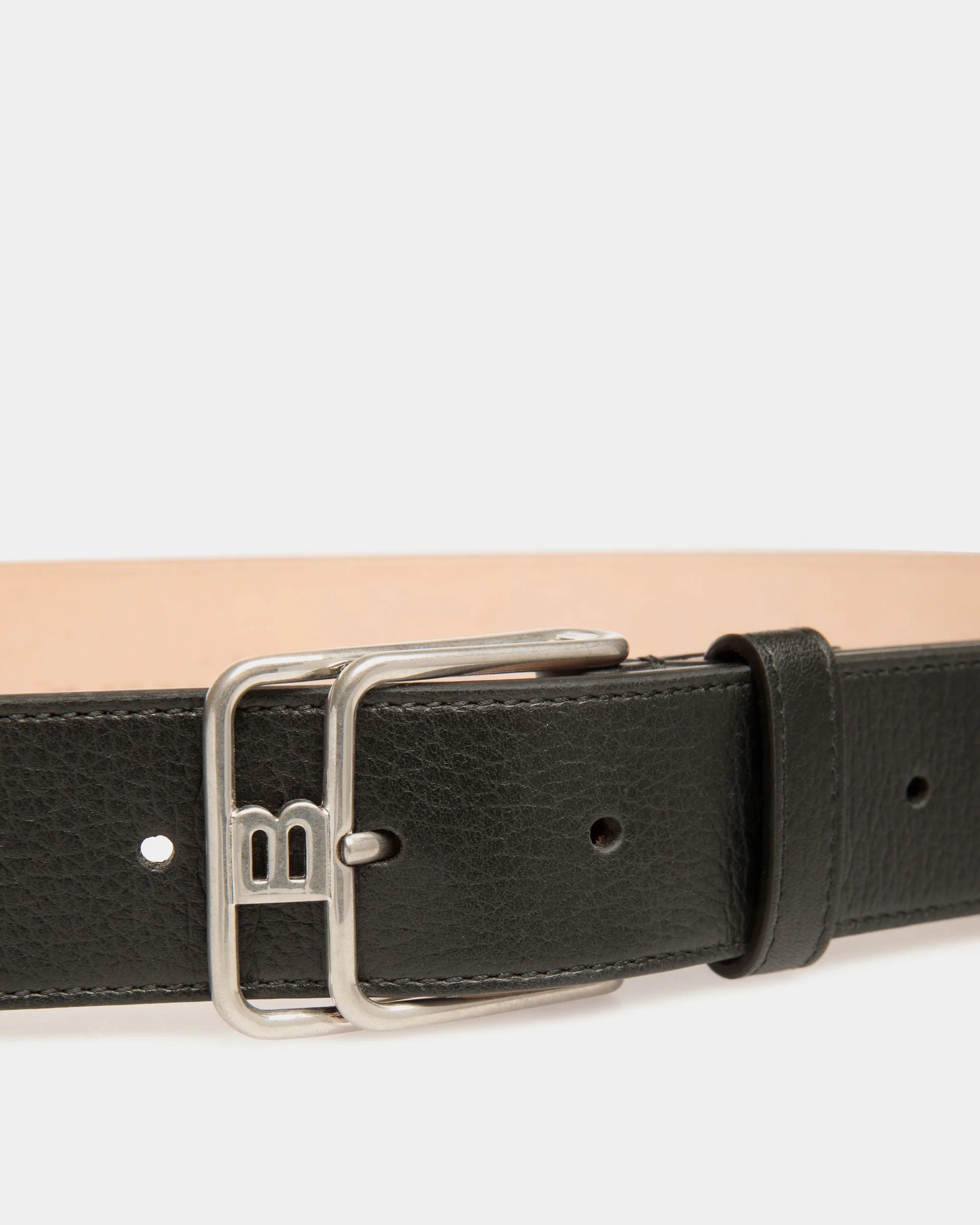Brett 35 mm Belt in Black Grained Leather - Image 3