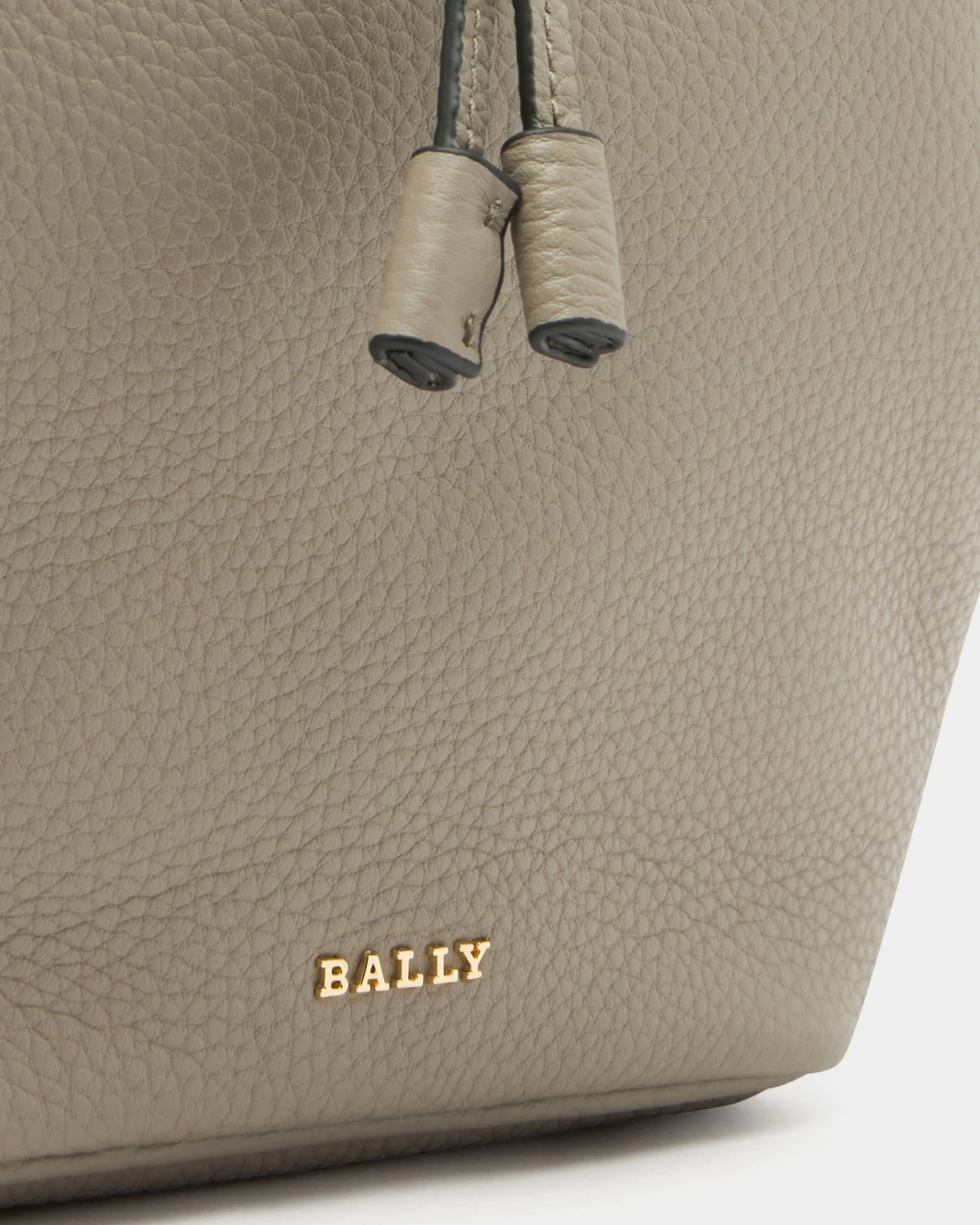 Bucket Bag in Taupe Grained Leather - Image 5