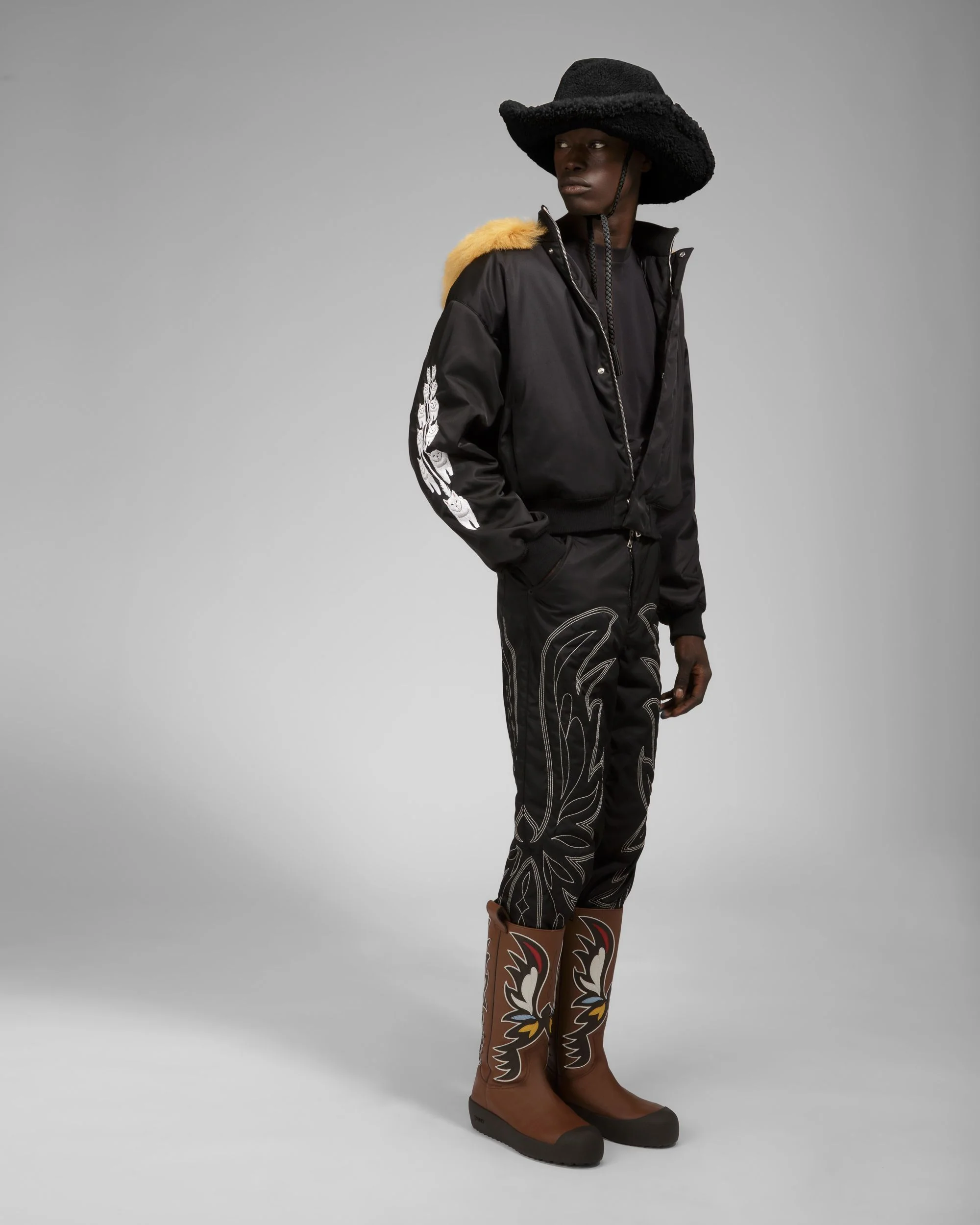 Chambery Leather Snow Boots In Brown & Ebony Brown - Image 2