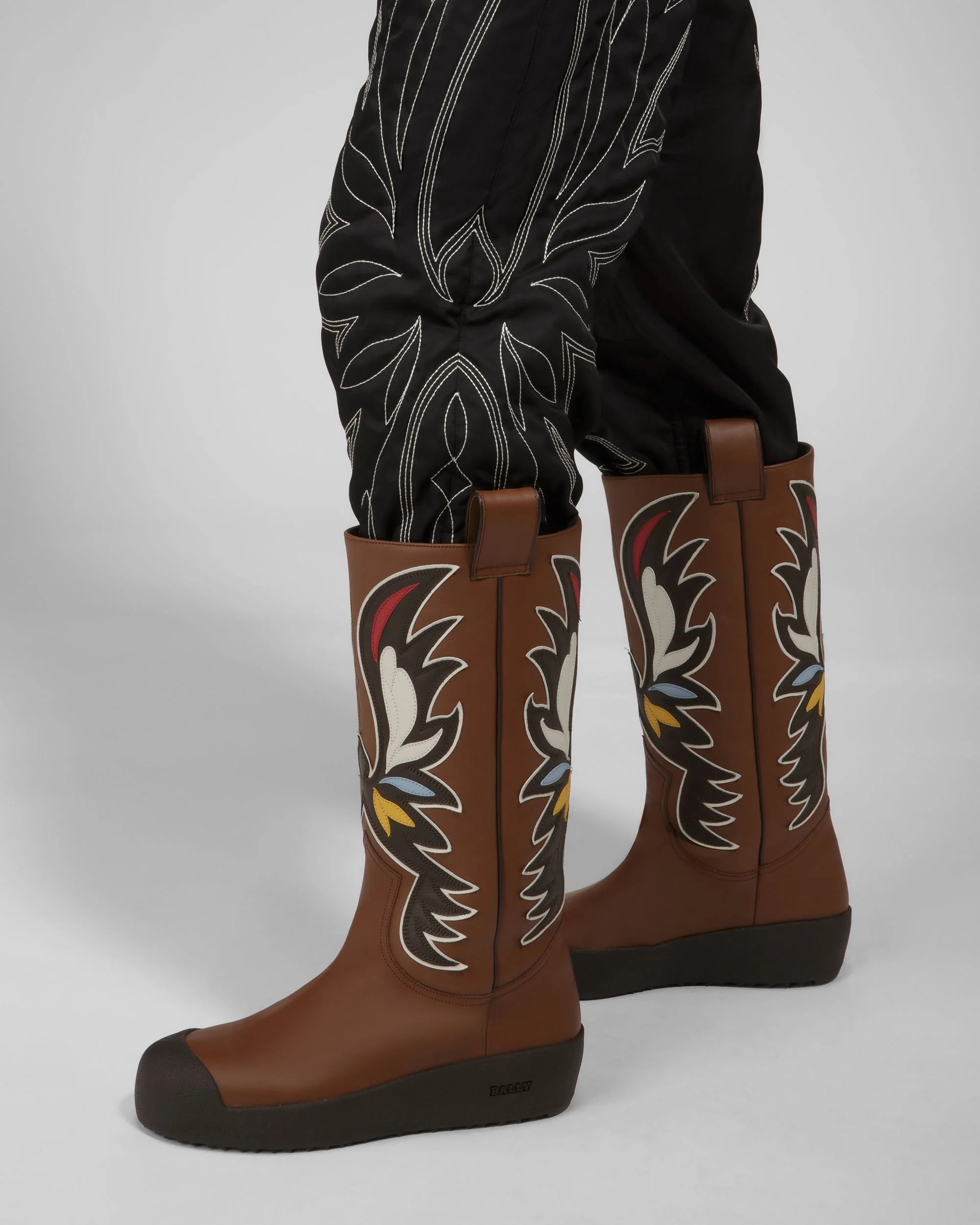 Chambery Leather Snow Boots In Brown & Ebony Brown - Image 3