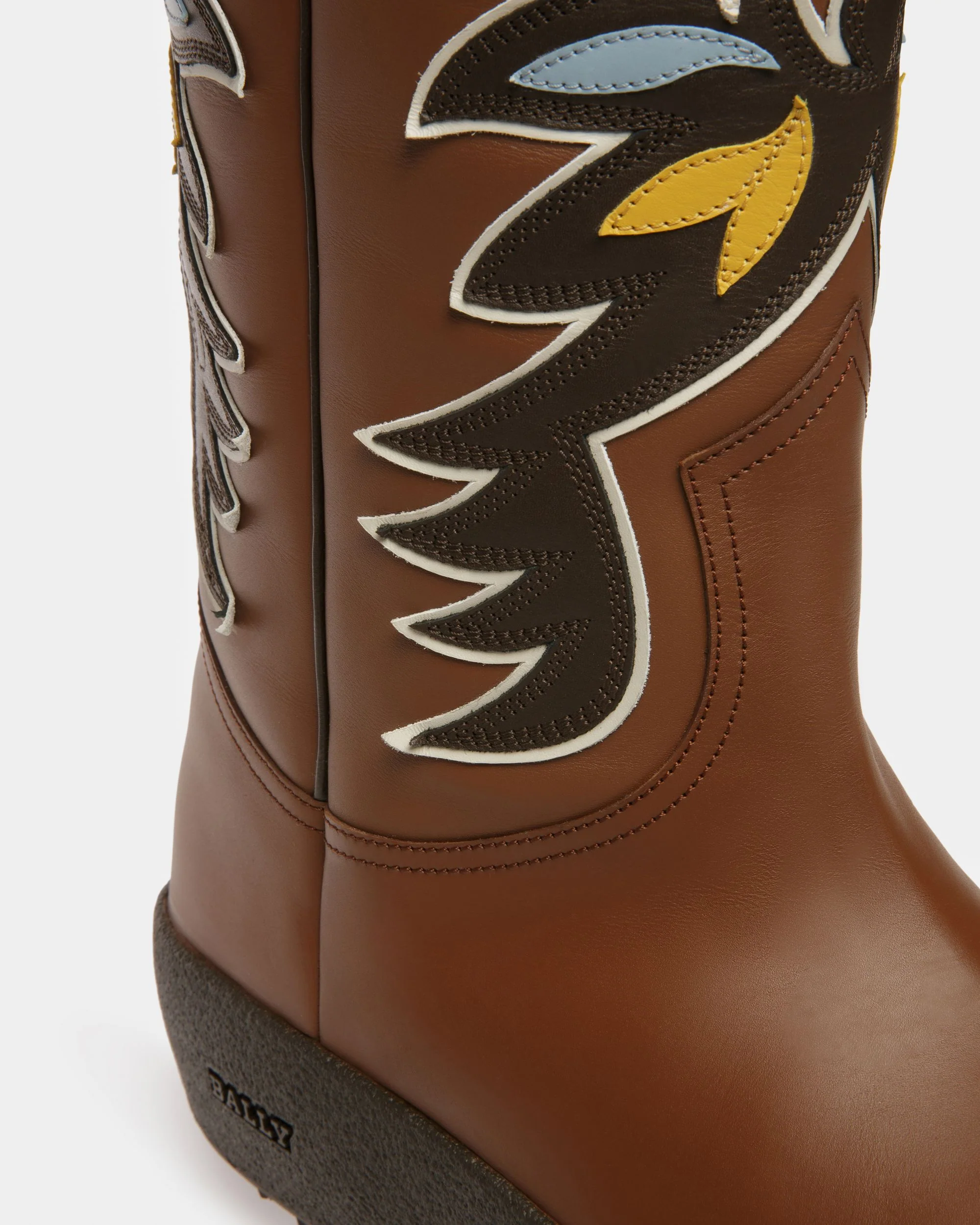 Chambery Leather Snow Boots In Brown & Ebony Brown - Image 6