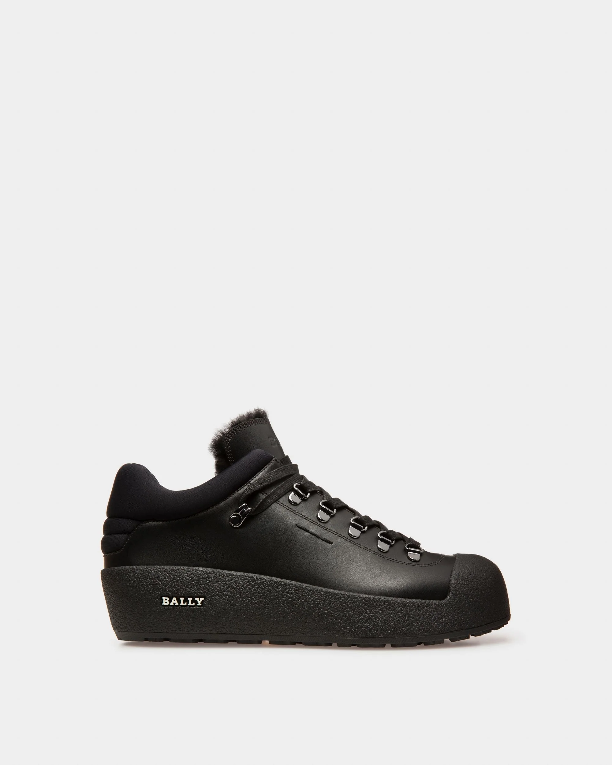 Curyal Leather Snow Boots In Black