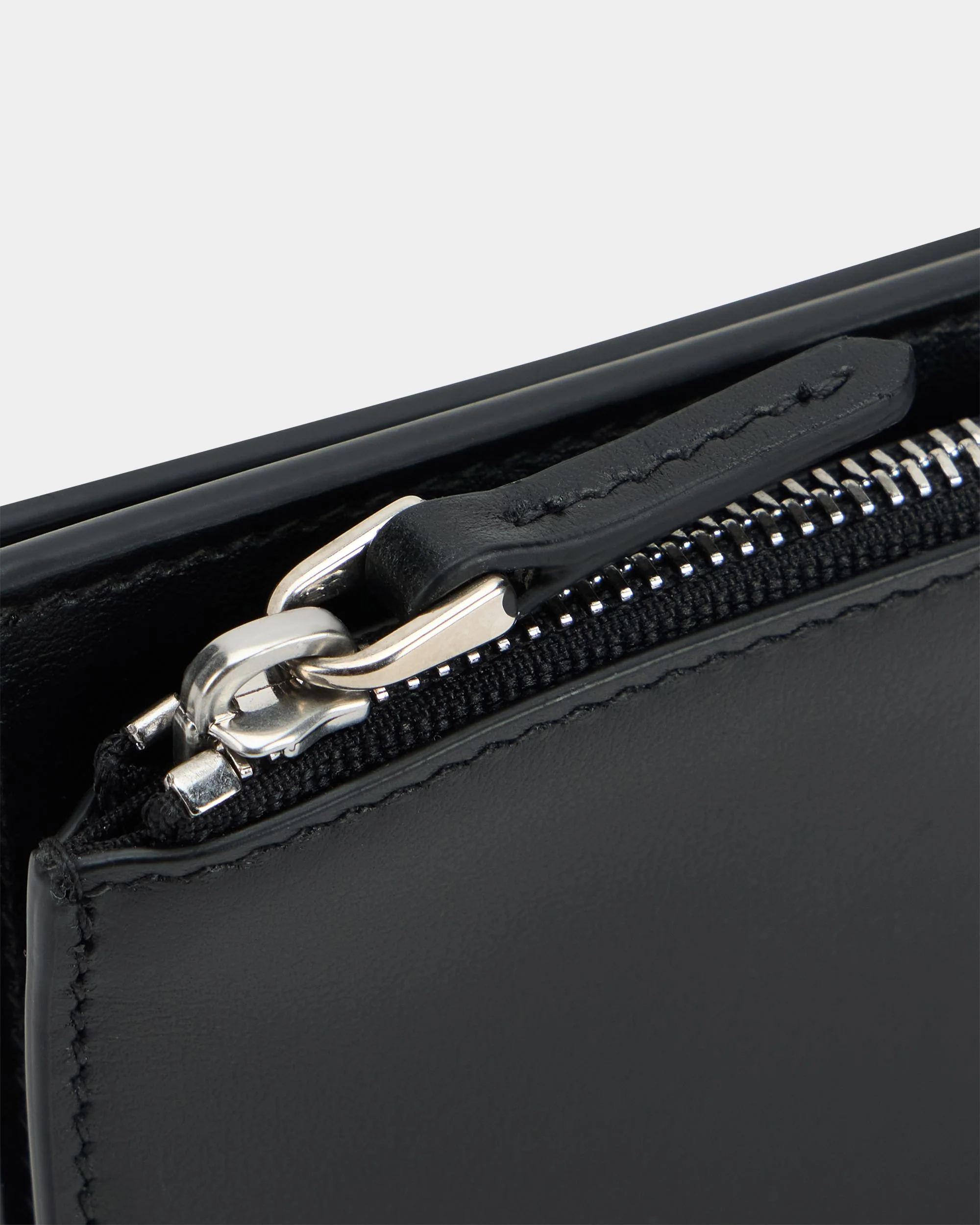Deco Wallet in Black Leather - Image 4