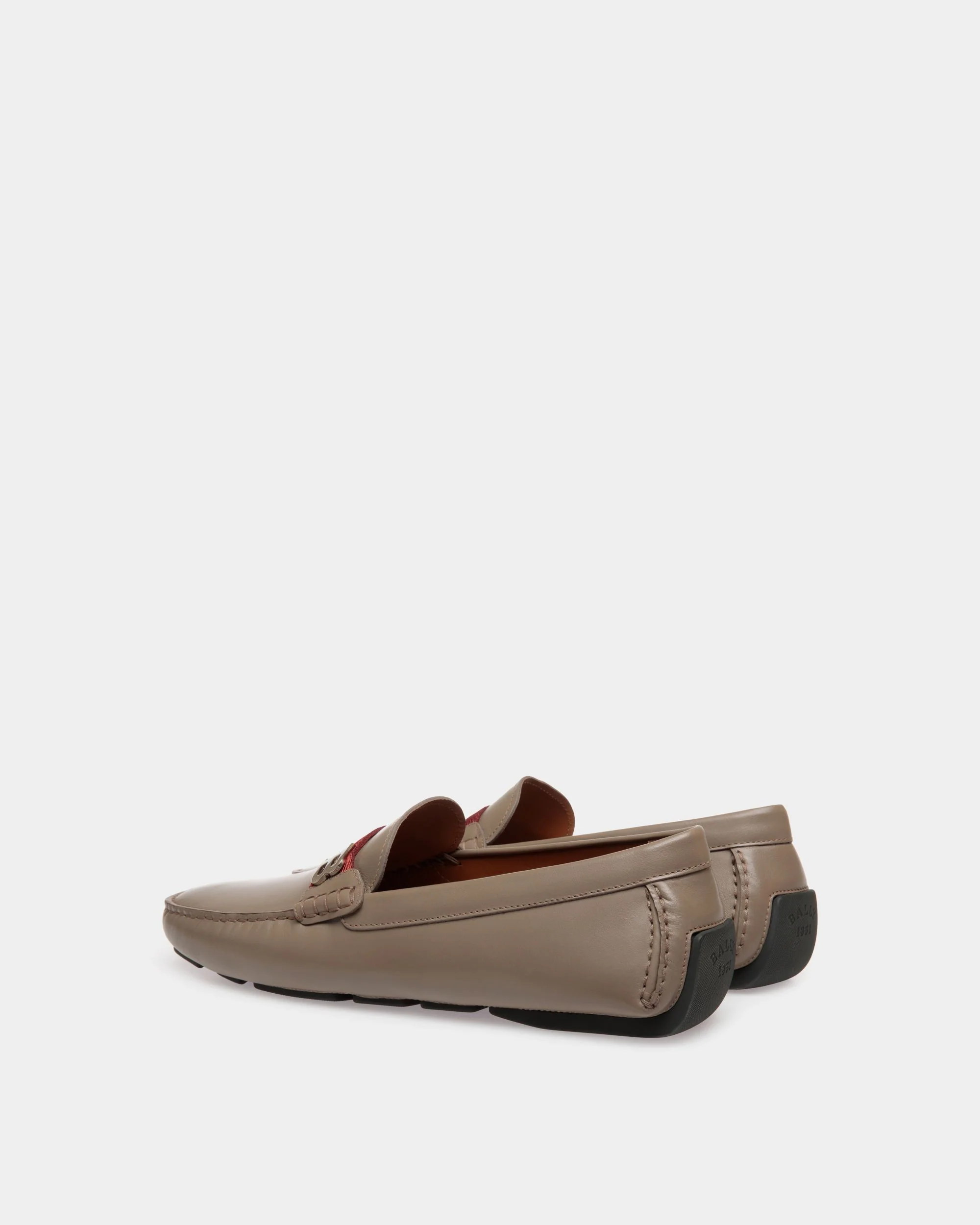 Driver In Beige Leather - Image 3