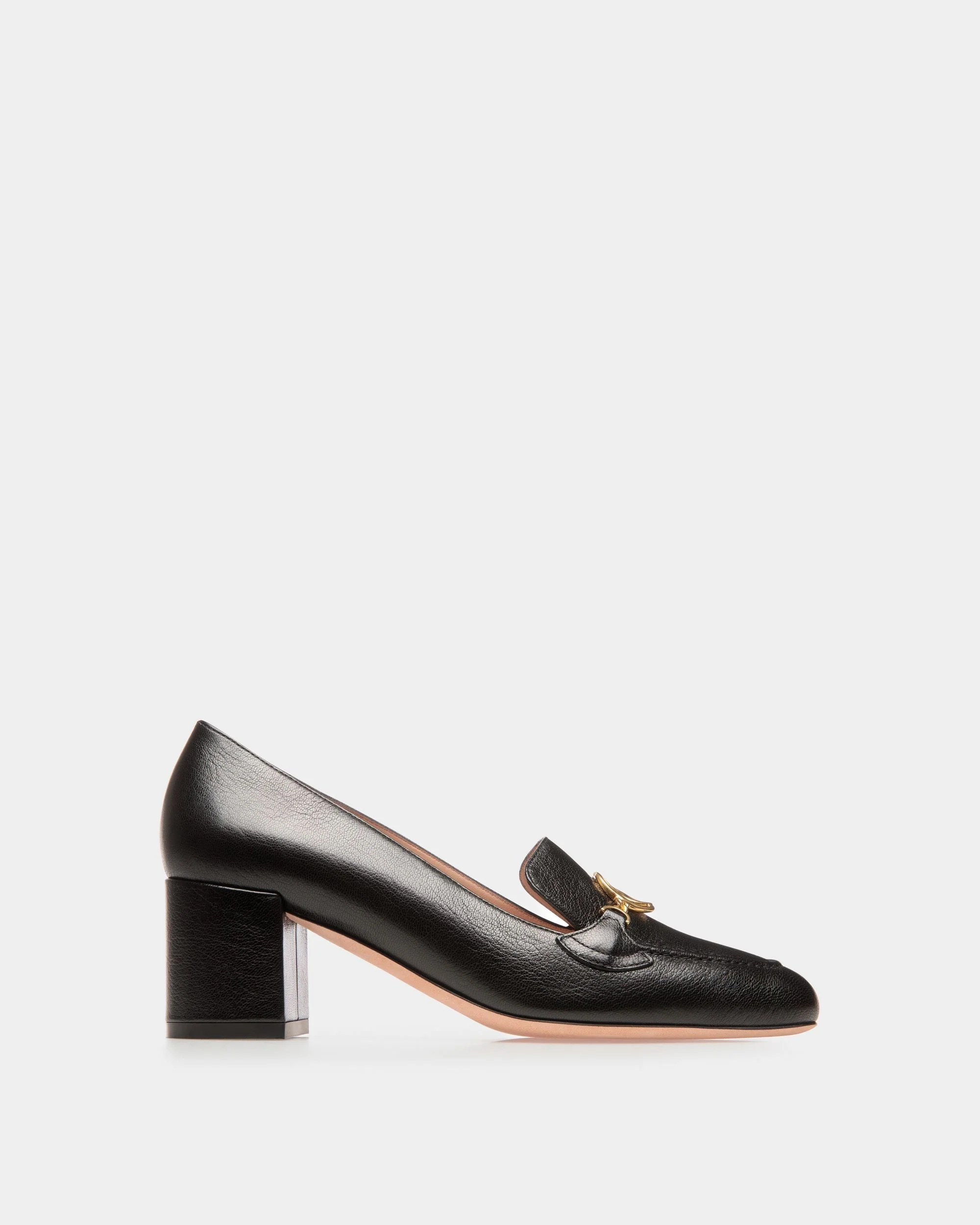 Emblem Pumps In Black Leather
