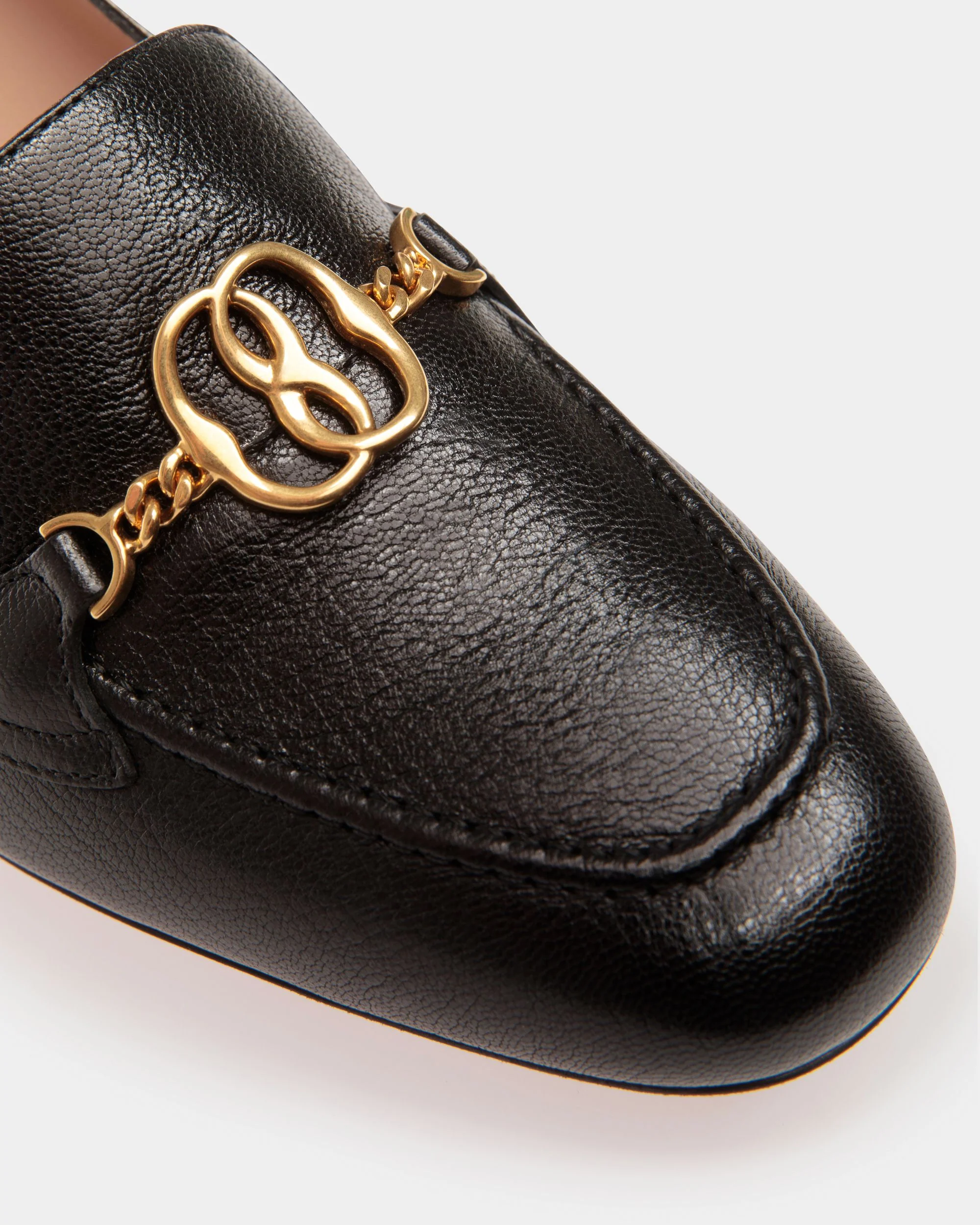 Emblem Pumps In Black Leather - Image 4