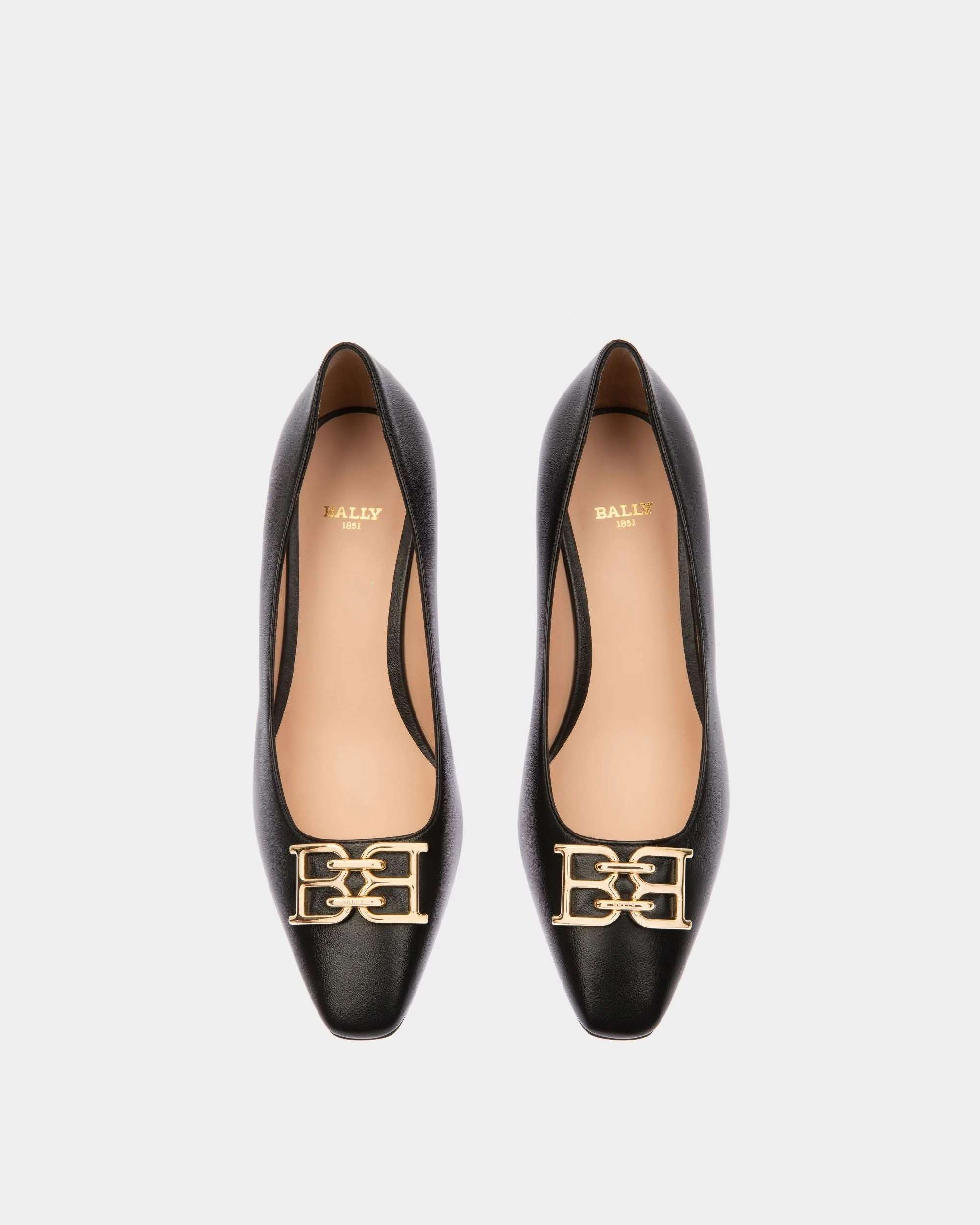 Evanca Leather Pumps In Black - Image 2