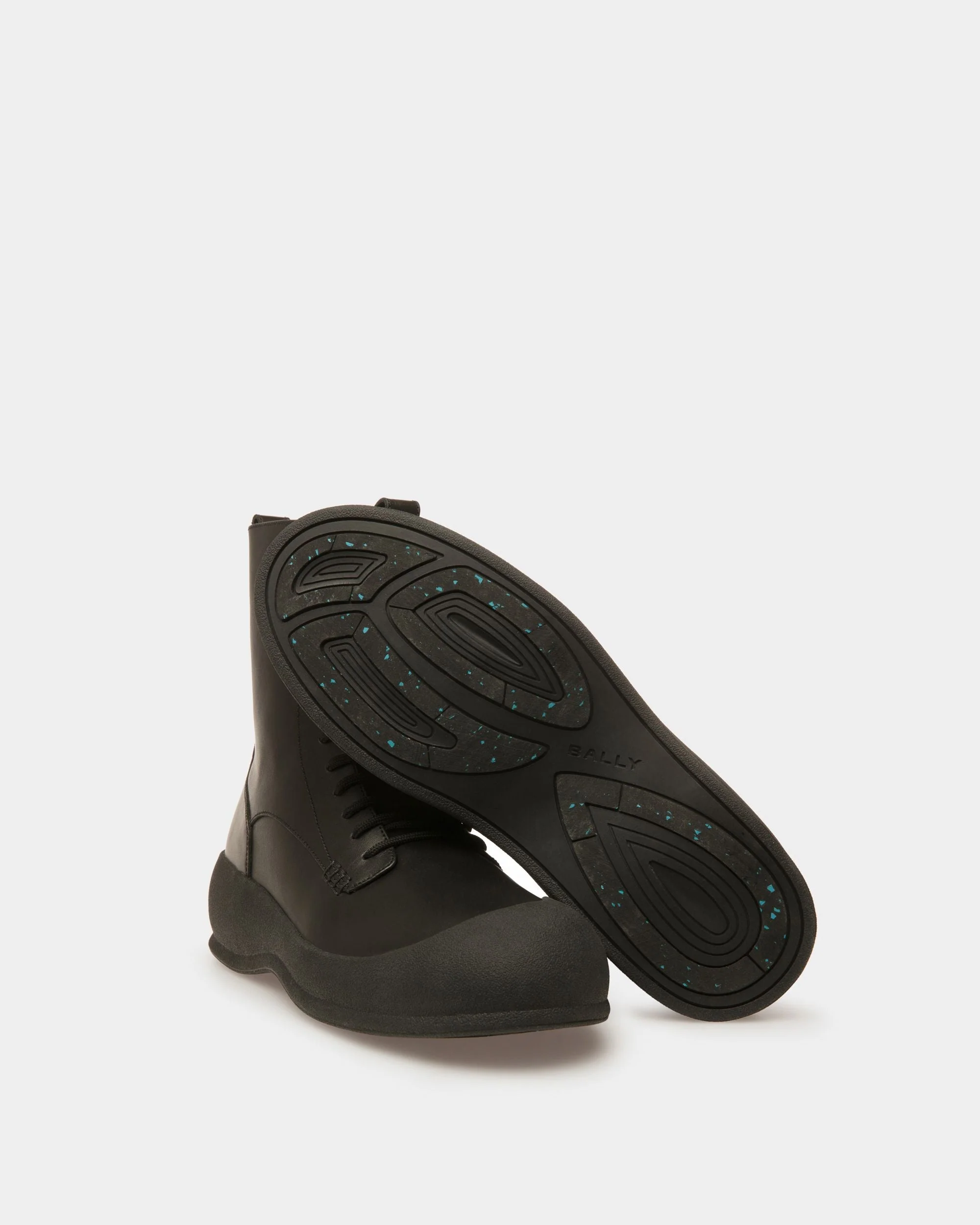 Frei Snow Boots In Black Leather - Image 4