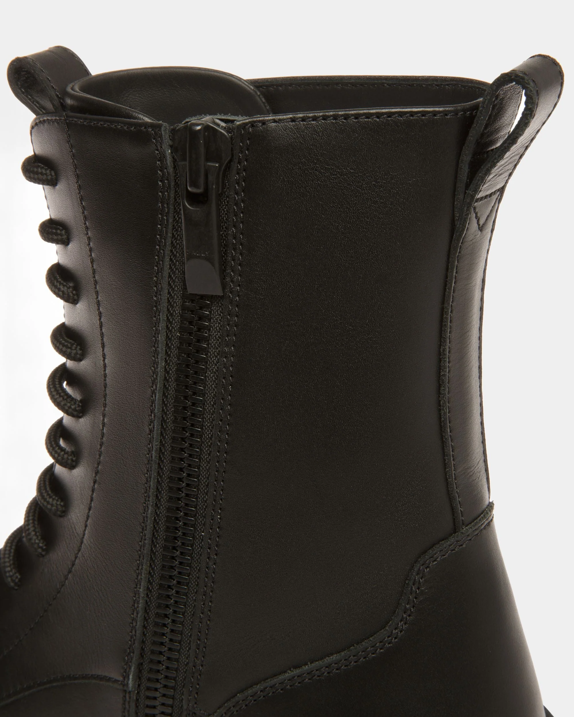 Frei Snow Boots In Black Leather - Image 5