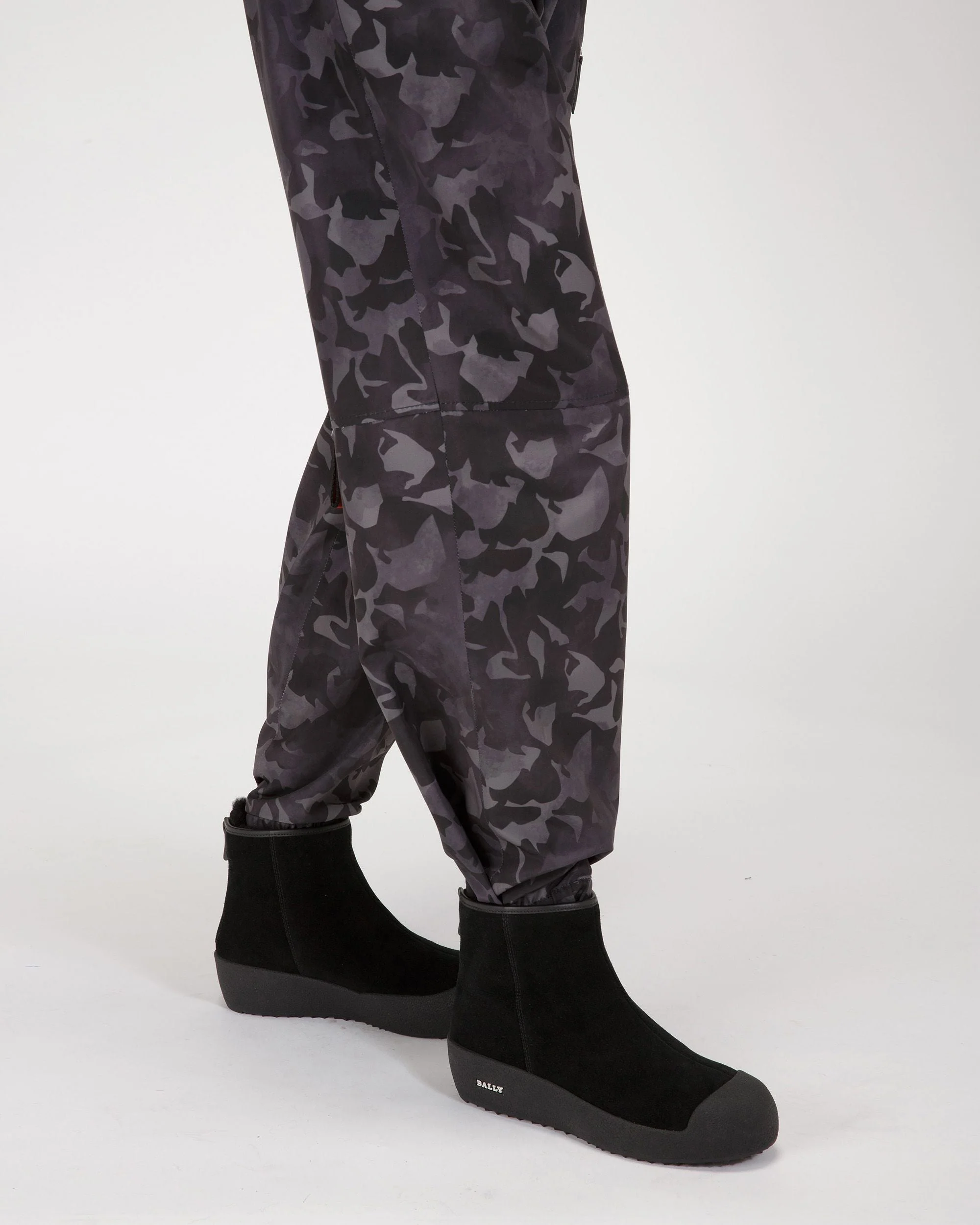 Guard II Leather Snow Boots In Black - Image 2