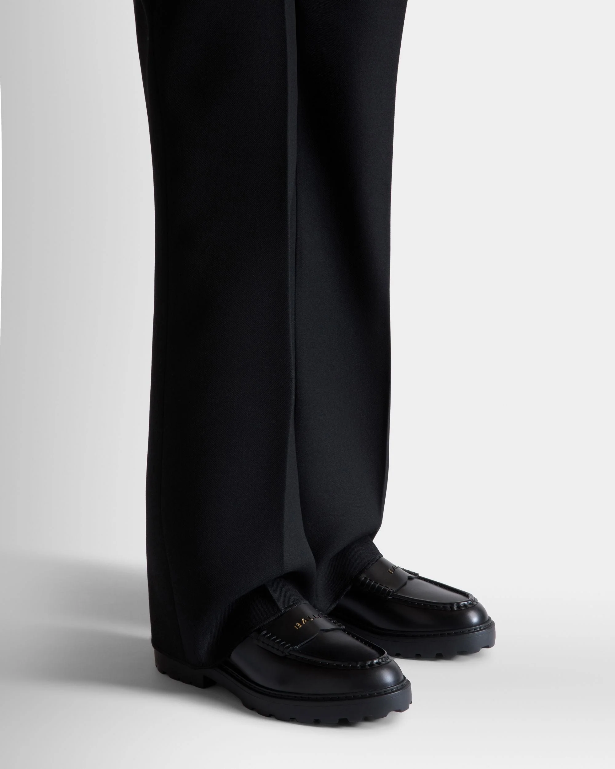 Gusto Loafer in Black Leather