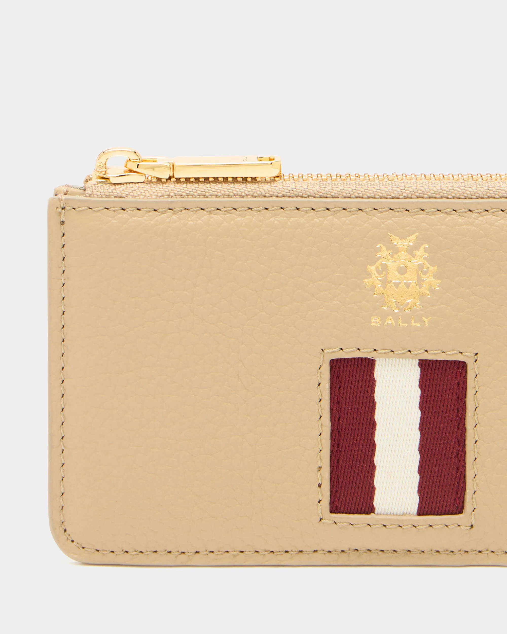 Hera Zipped Card Holder in Light Beige Grained Leather With a Bally Ribbon - Image 4