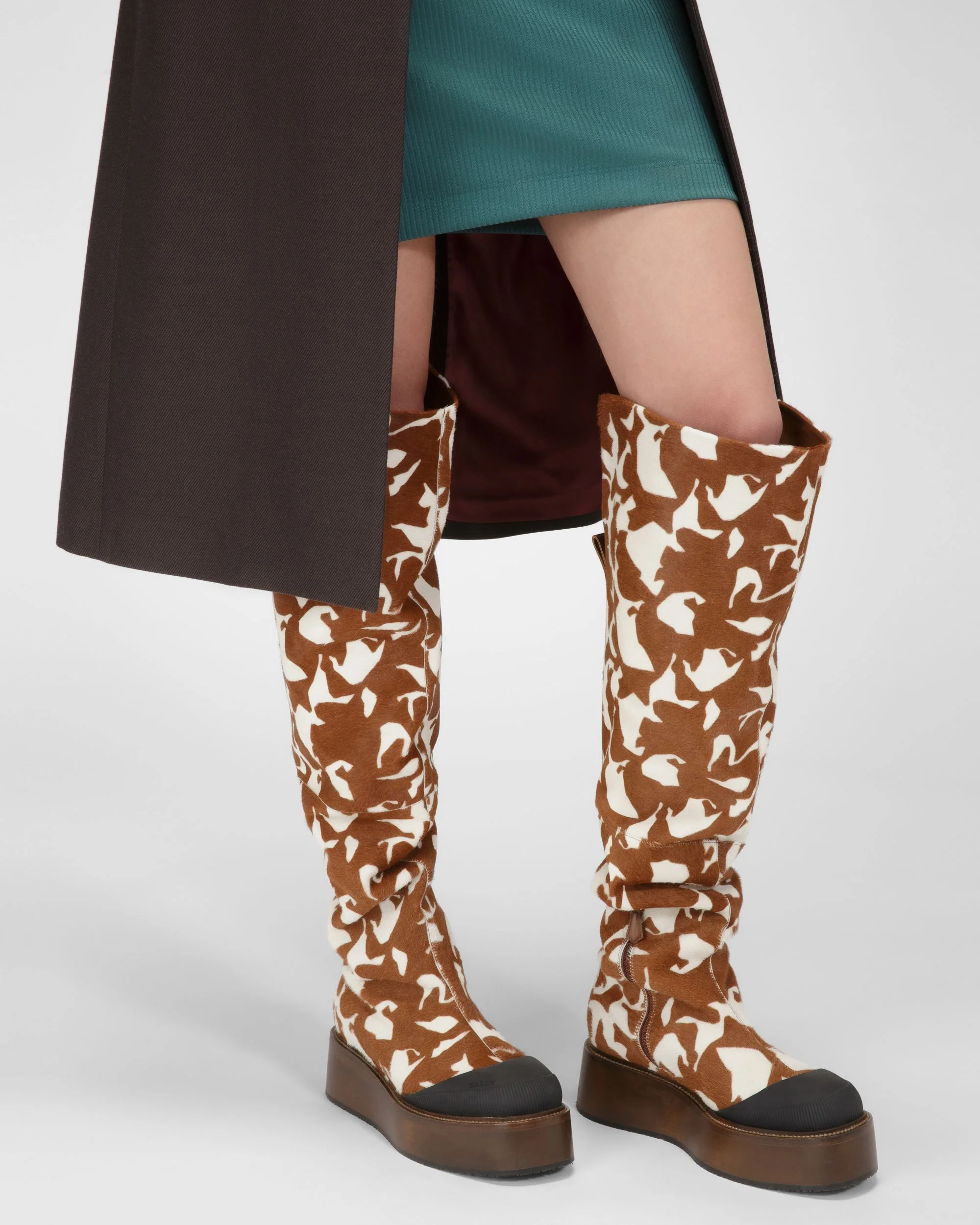 Irenne Leather Long Boots In White & Brown - Image 6