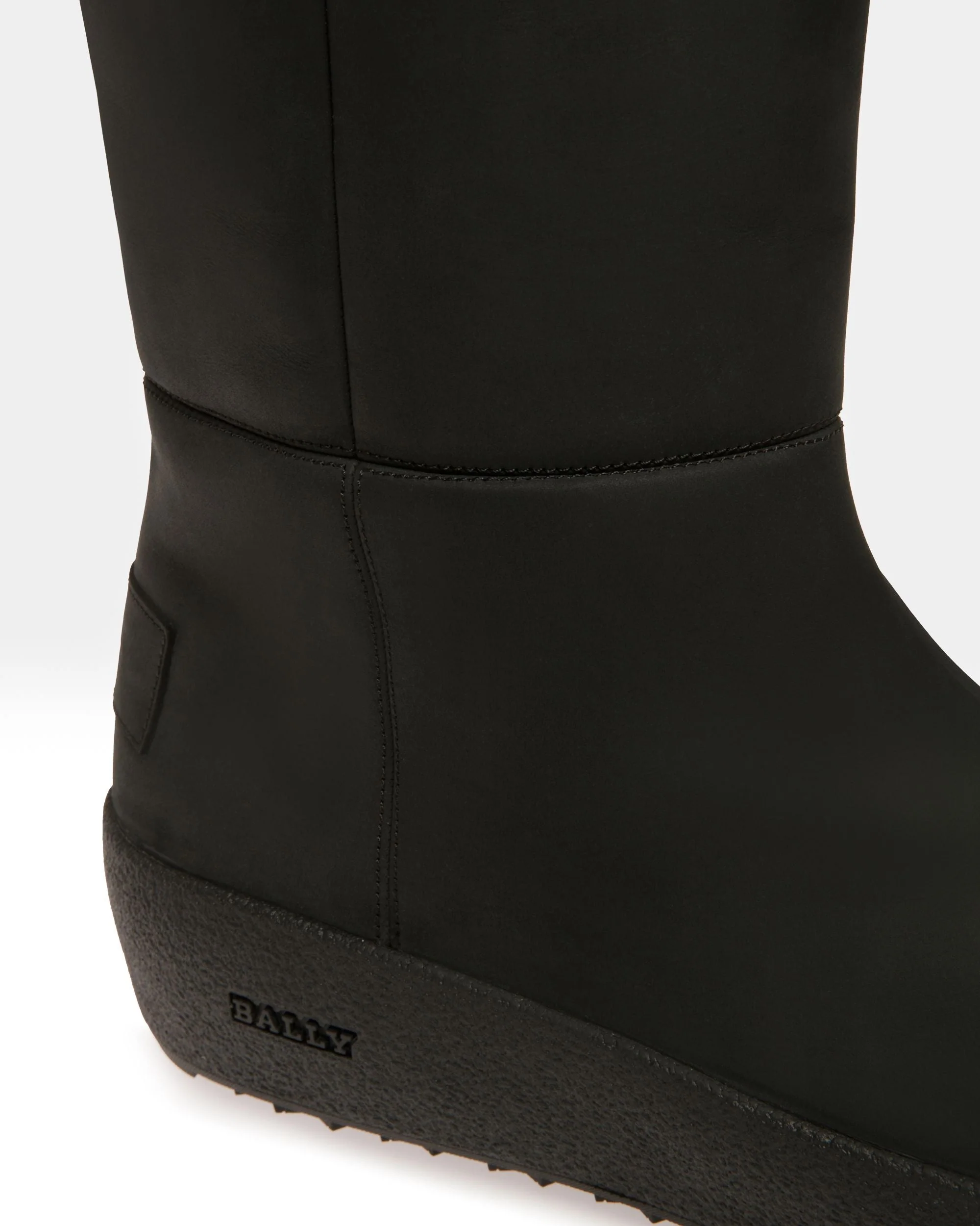 Jackson Leather Snow Boots In Black - Image 6