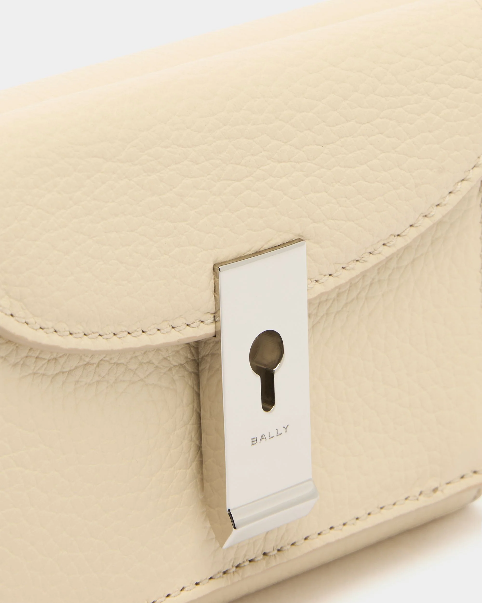 Lock Me Wallet in Ginger Grained Leather - Image 4