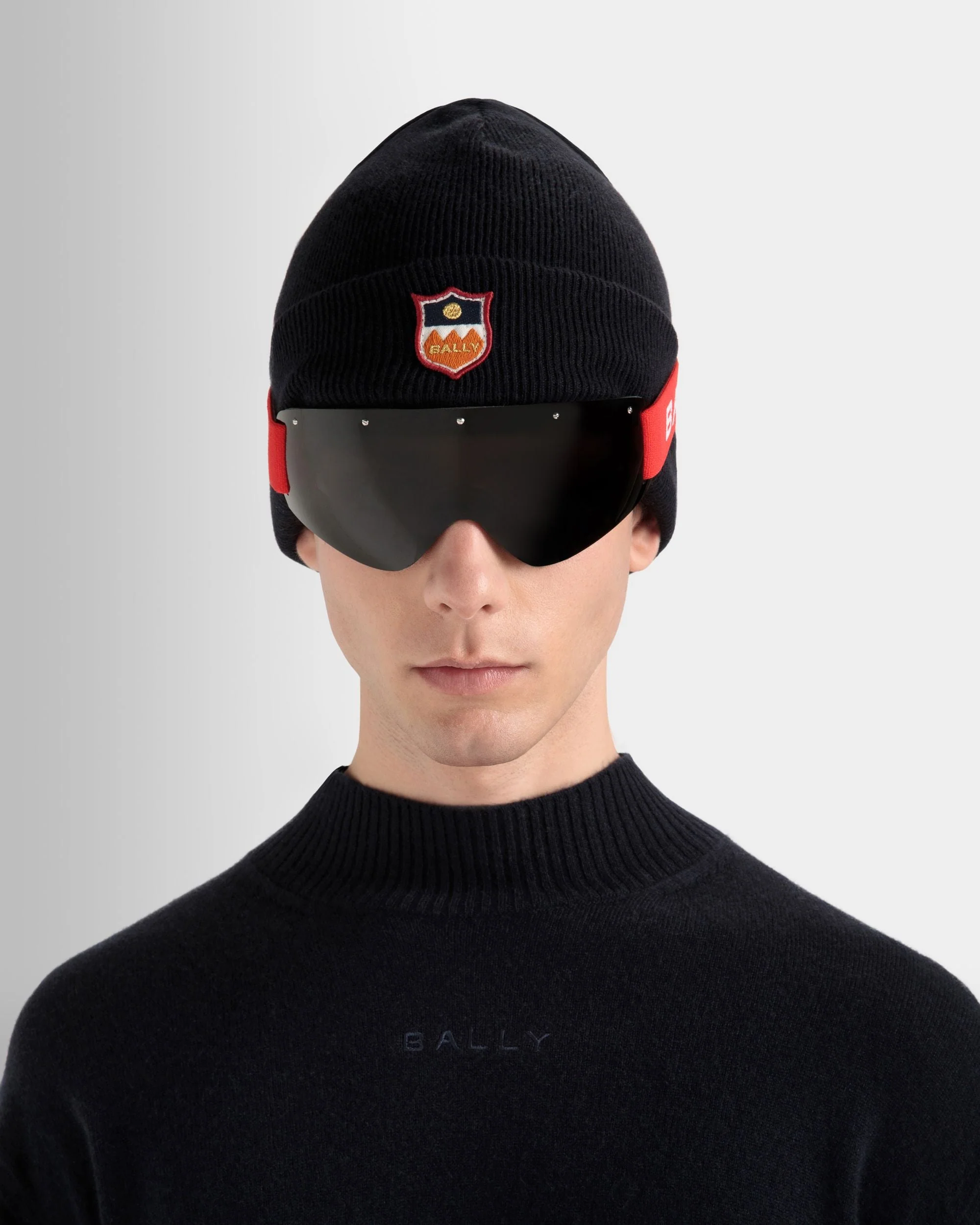 Mountain Snow Goggles In Smoke - Image 2