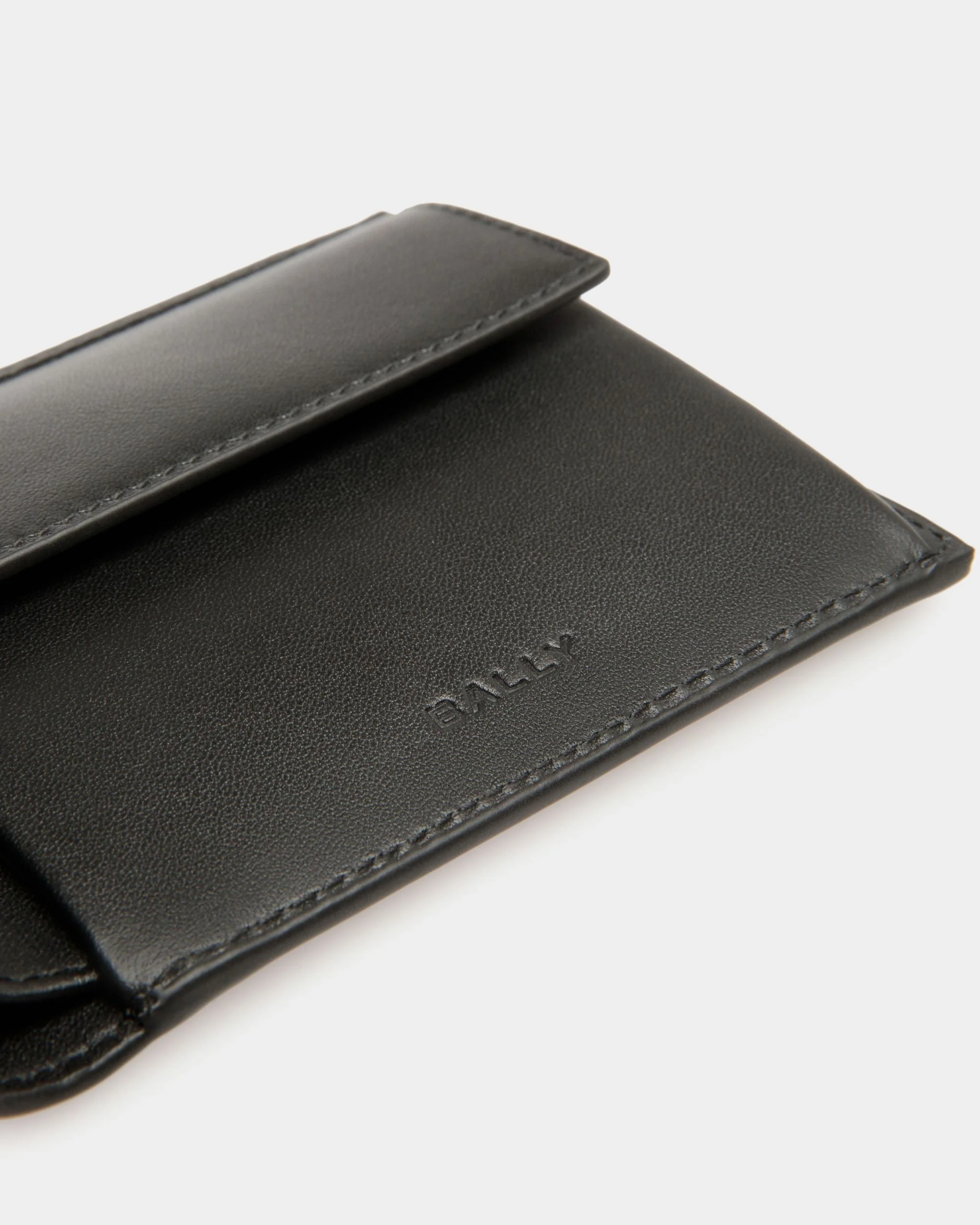 Mythos Bifold In Black Recycled Leather - Image 5