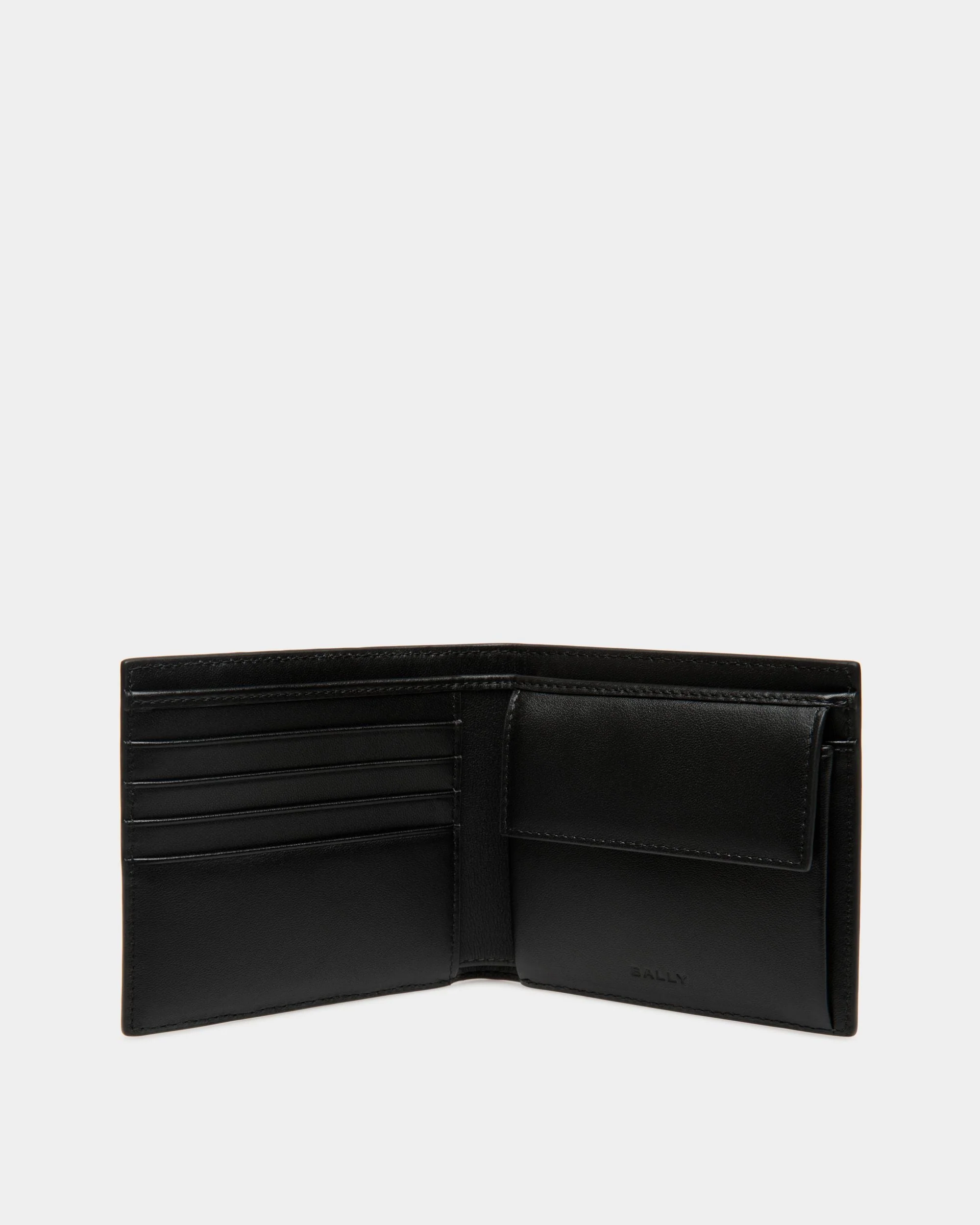 Mythos Bifold In Black Recycled Leather - Image 3