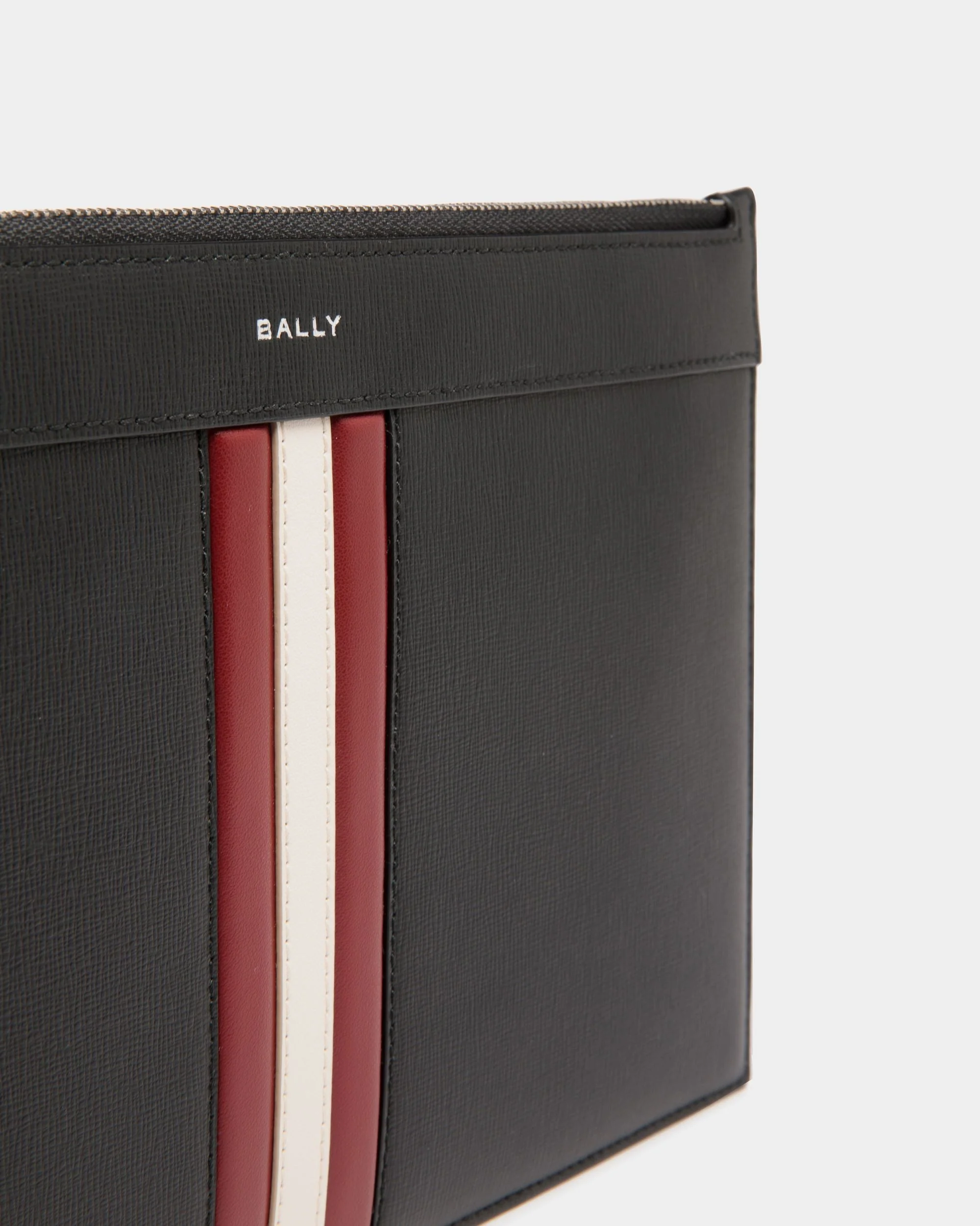 Mythos Pochette In Black Recycled Leather - Image 4