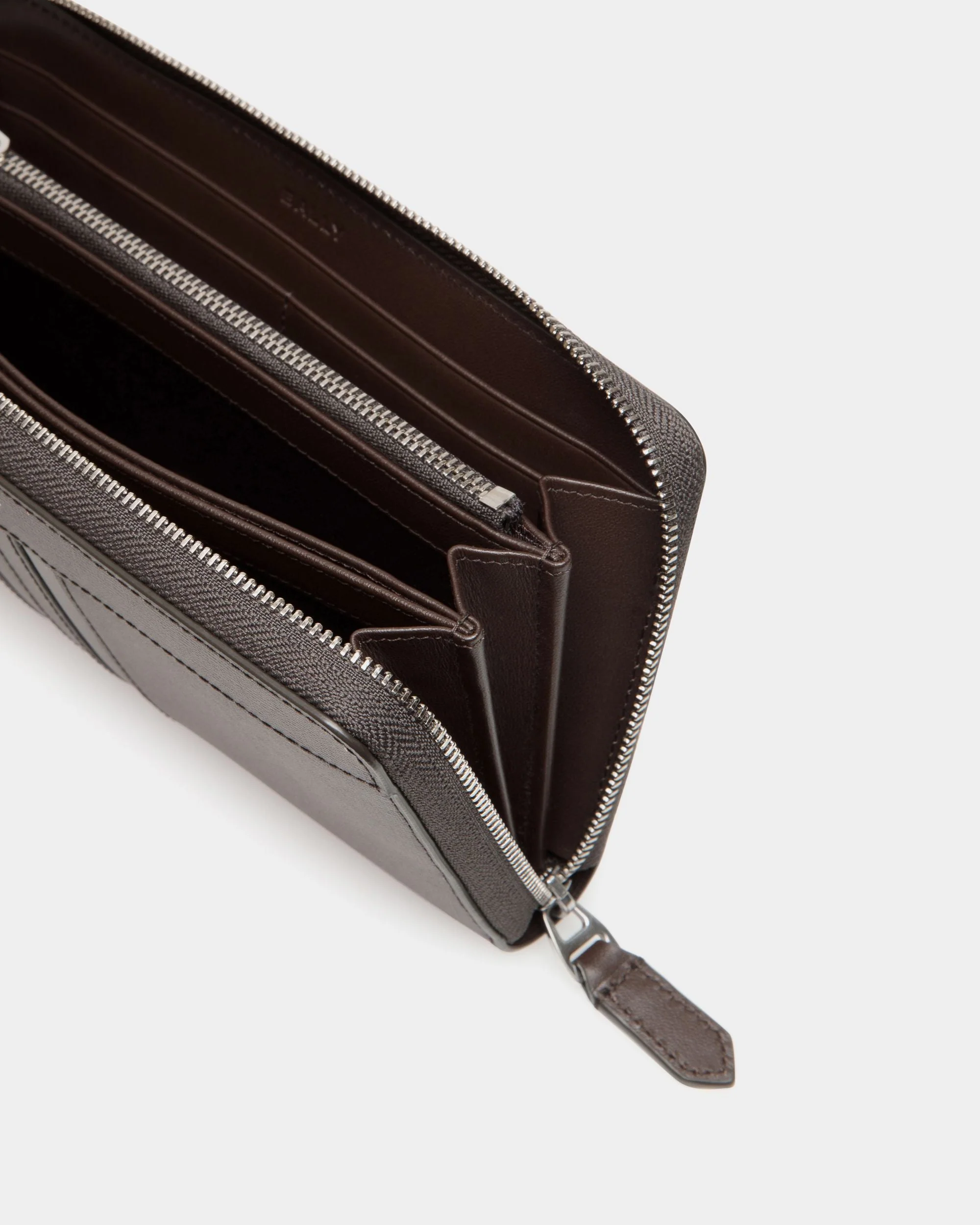 Mythos Zip Around Wallet in Ebano Recycled Leather - Image 4