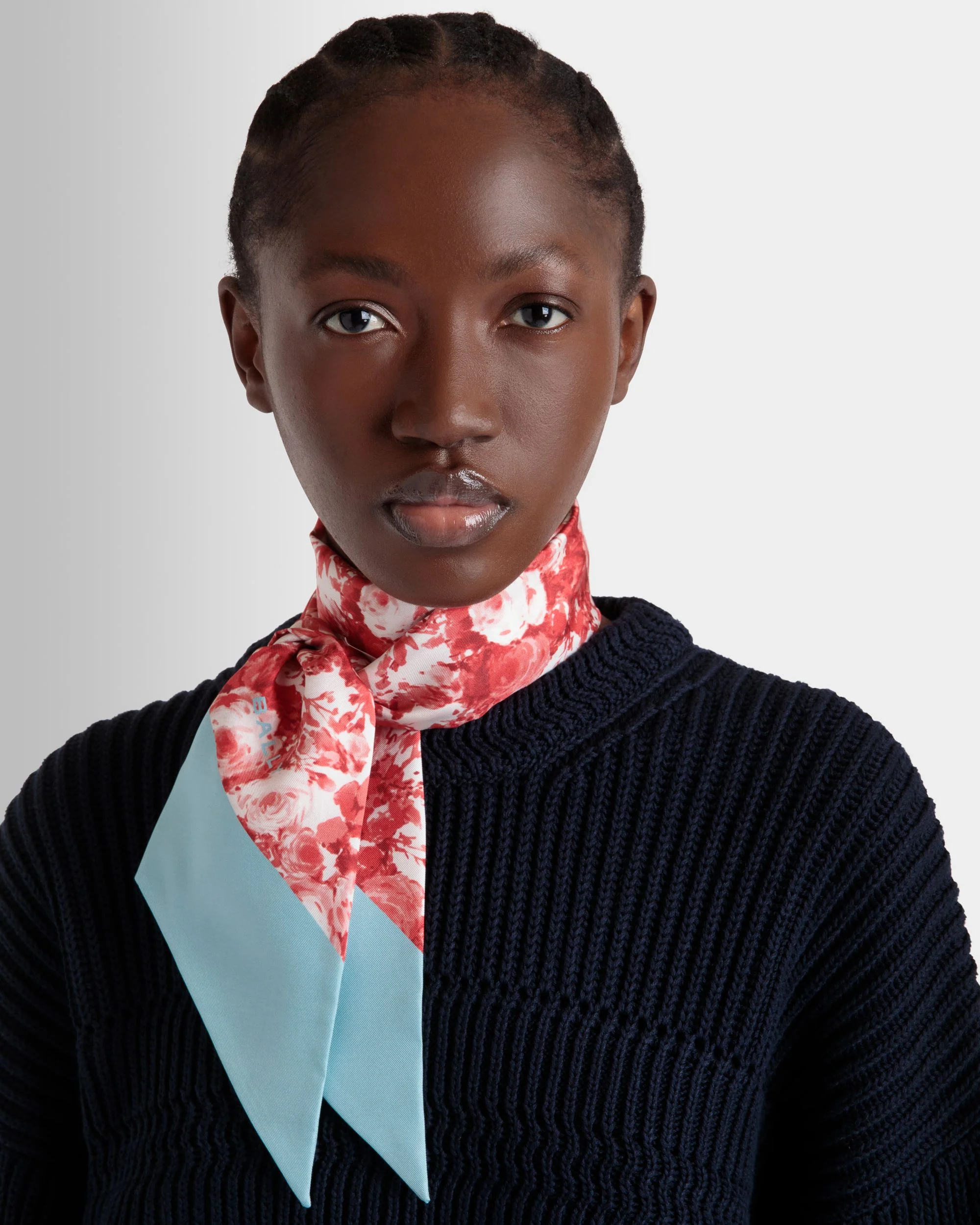 Neck Bow with a Rosengarten Print in Red Silk - Image 2