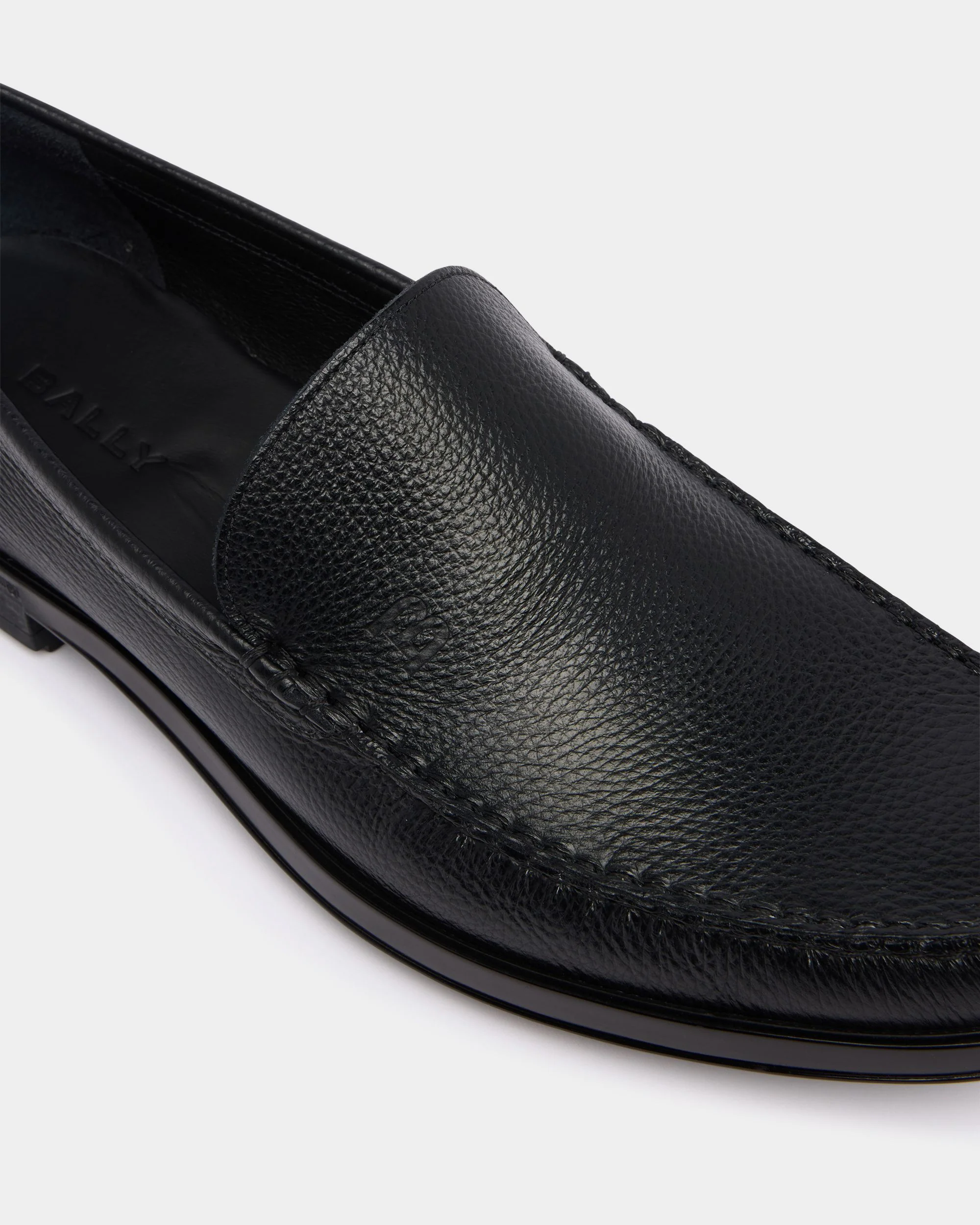 Odeny Loafer in Black Grained Leather - Image 6