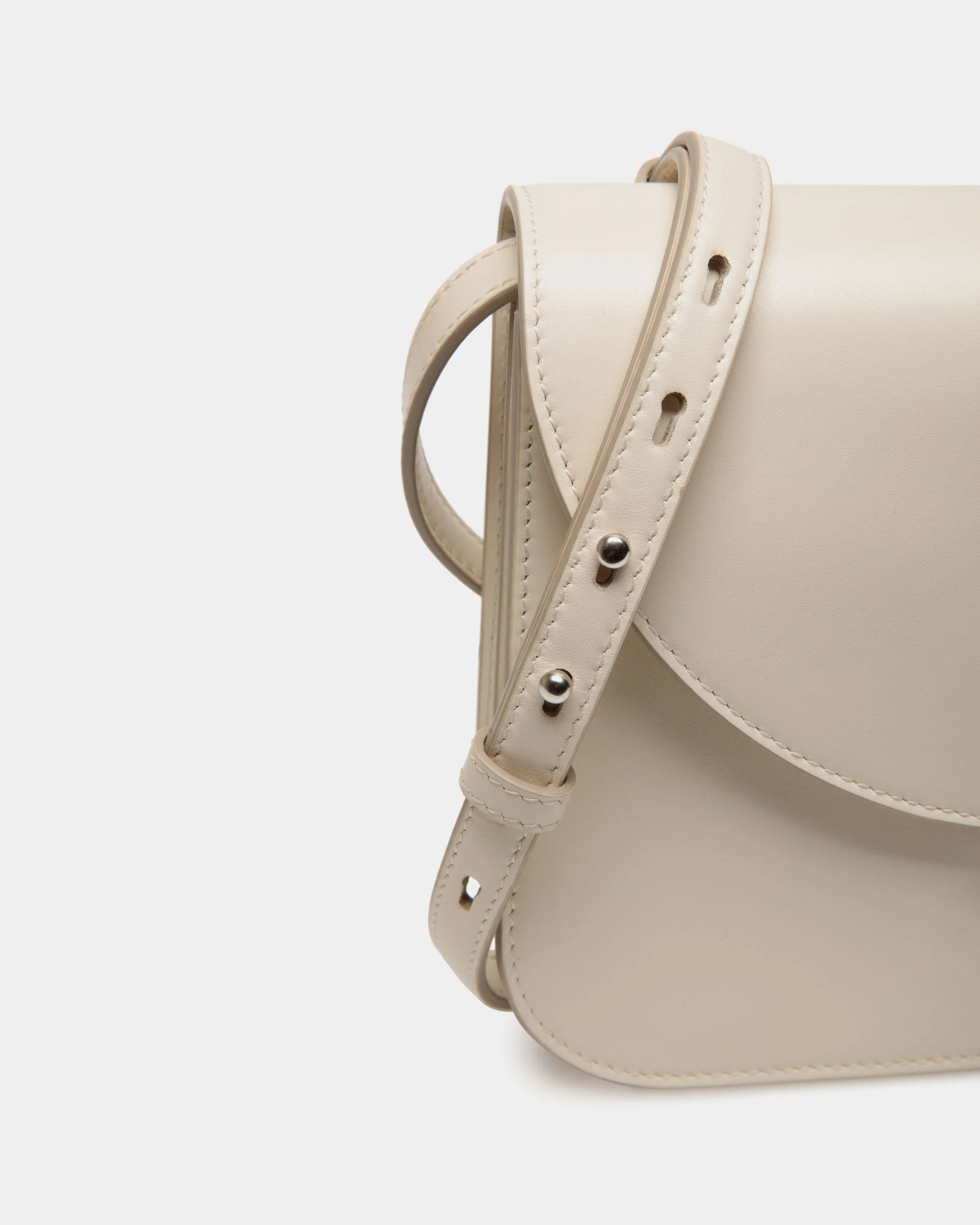 Ollam Crossbody Bag in White Leather - Image 5