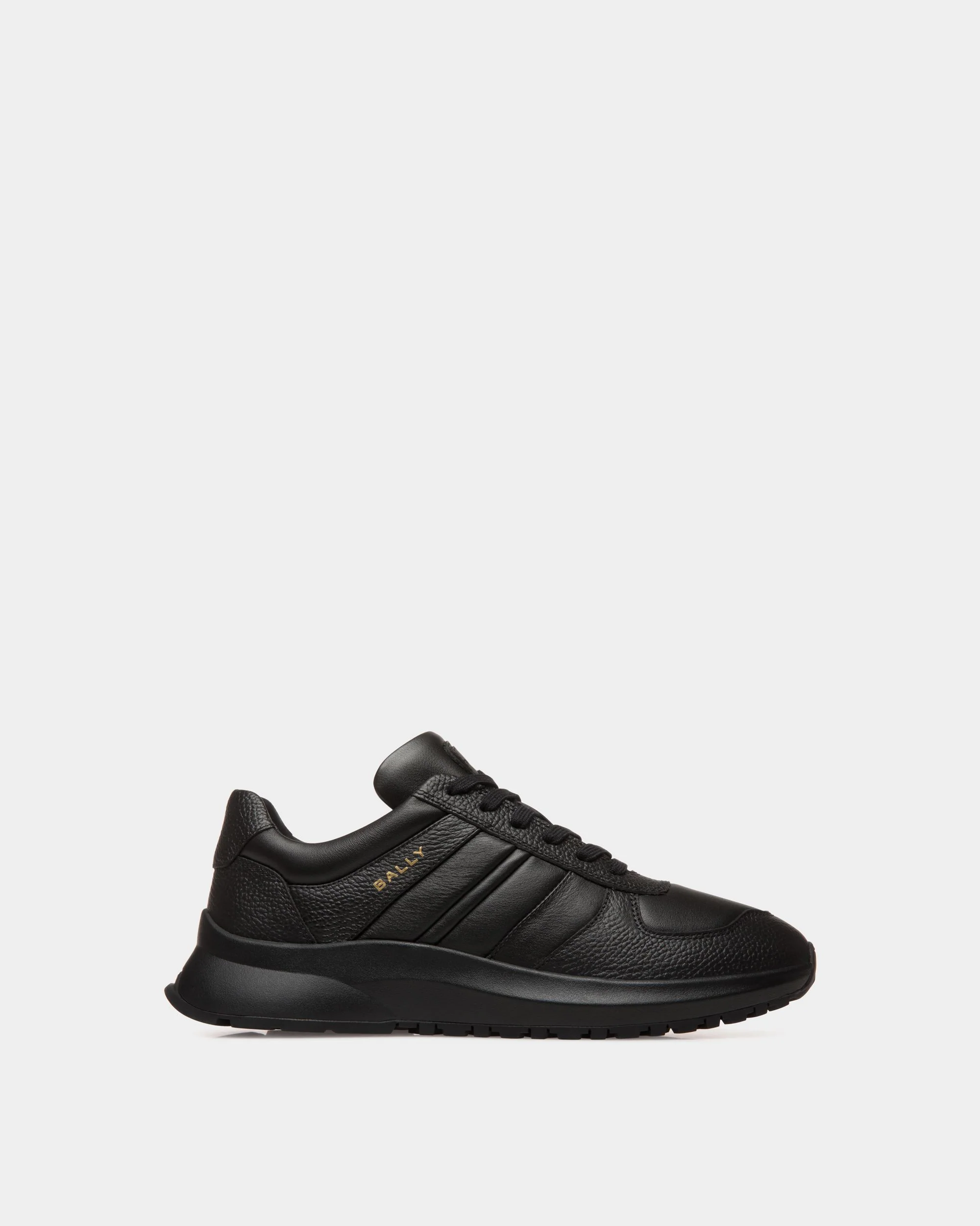 Outline Sneaker in Black Grained Leather