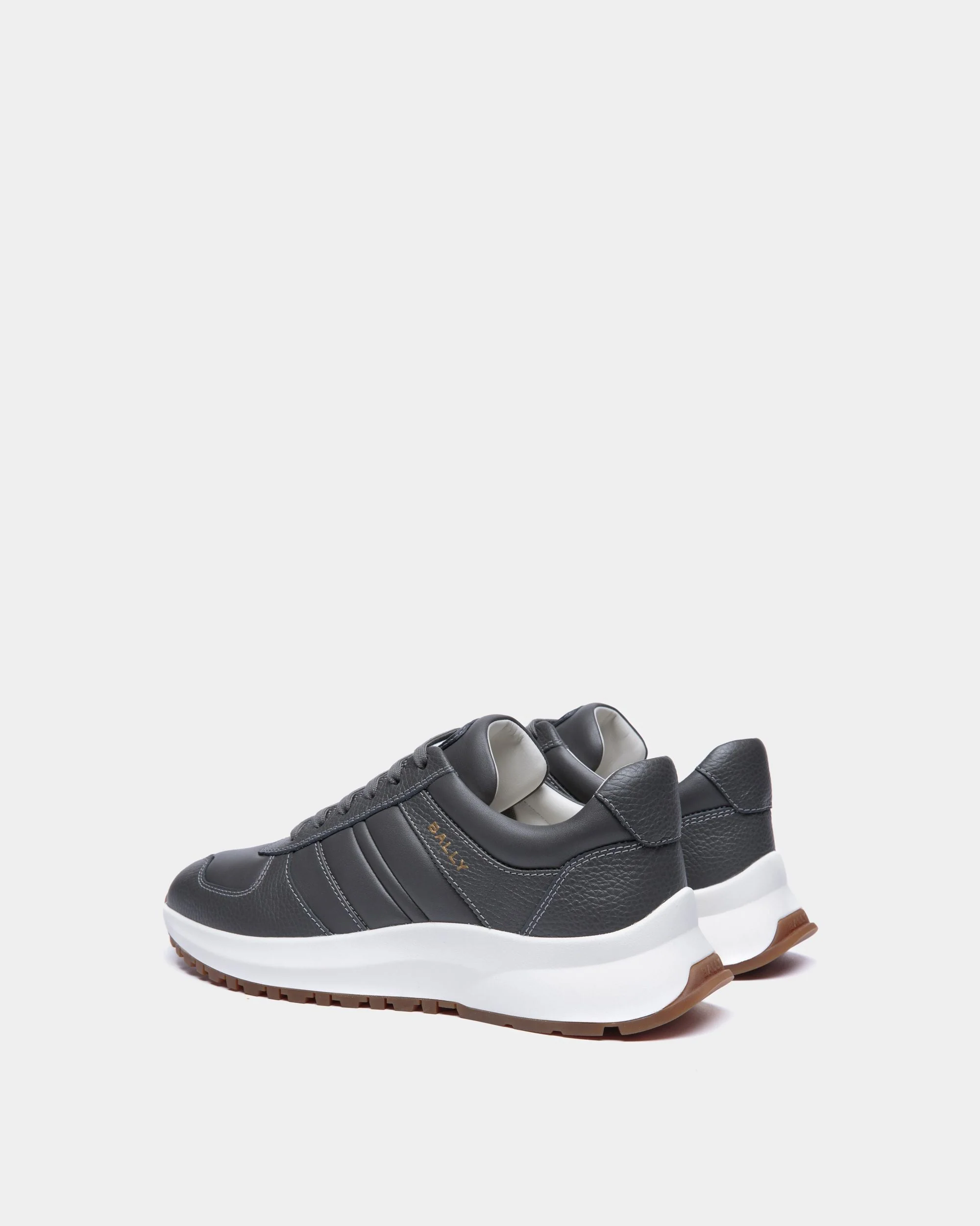 Outline Sneaker In Grey Grained Leather - Image 3