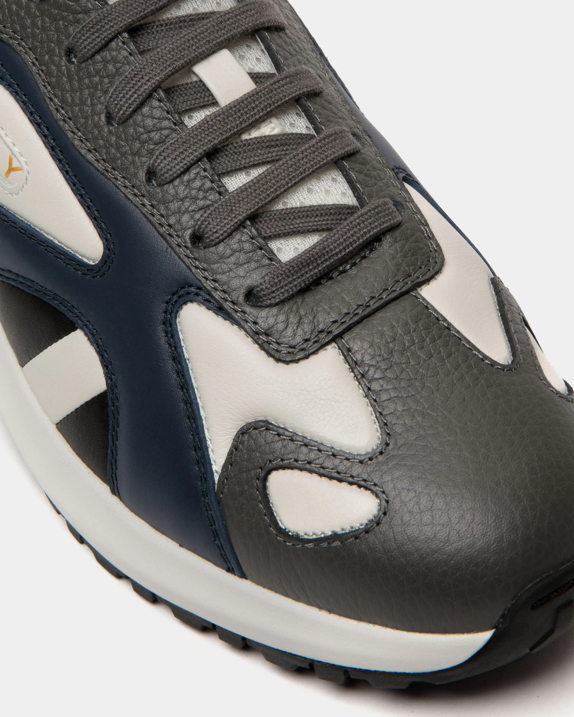 Outline Sneaker in Leather - Image 5