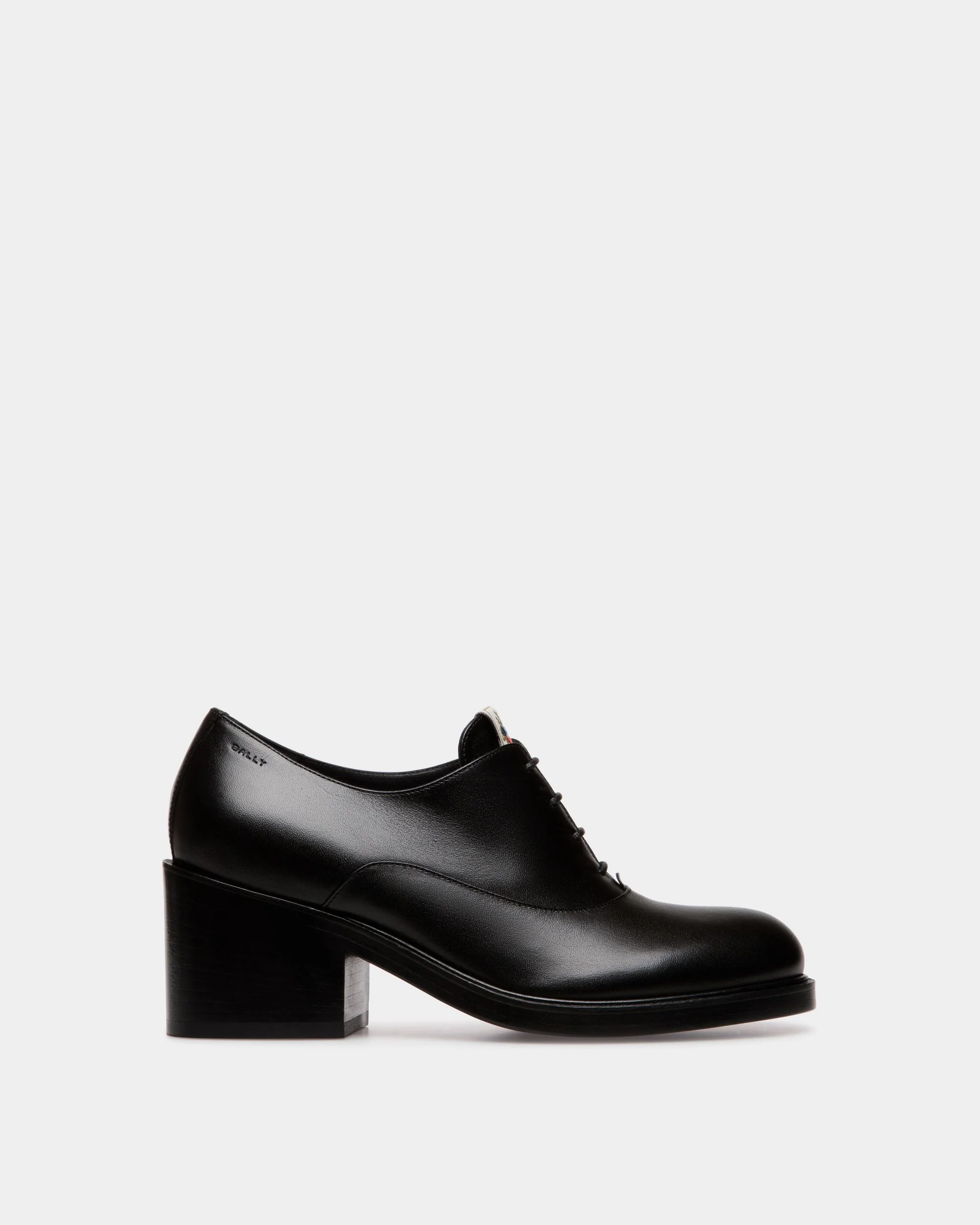 Peggy Oxford In Black Leather