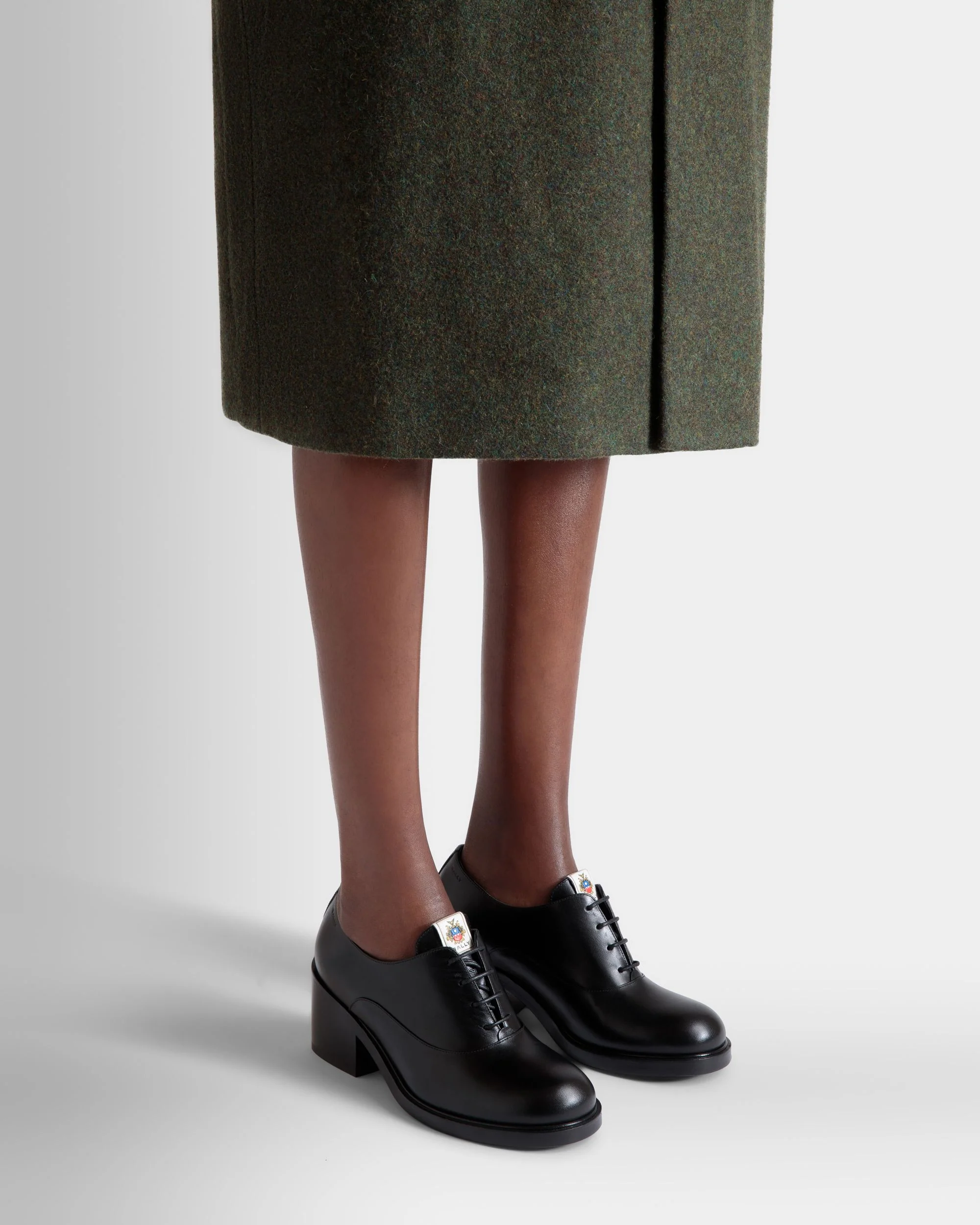 Peggy Oxford In Black Leather - Image 6