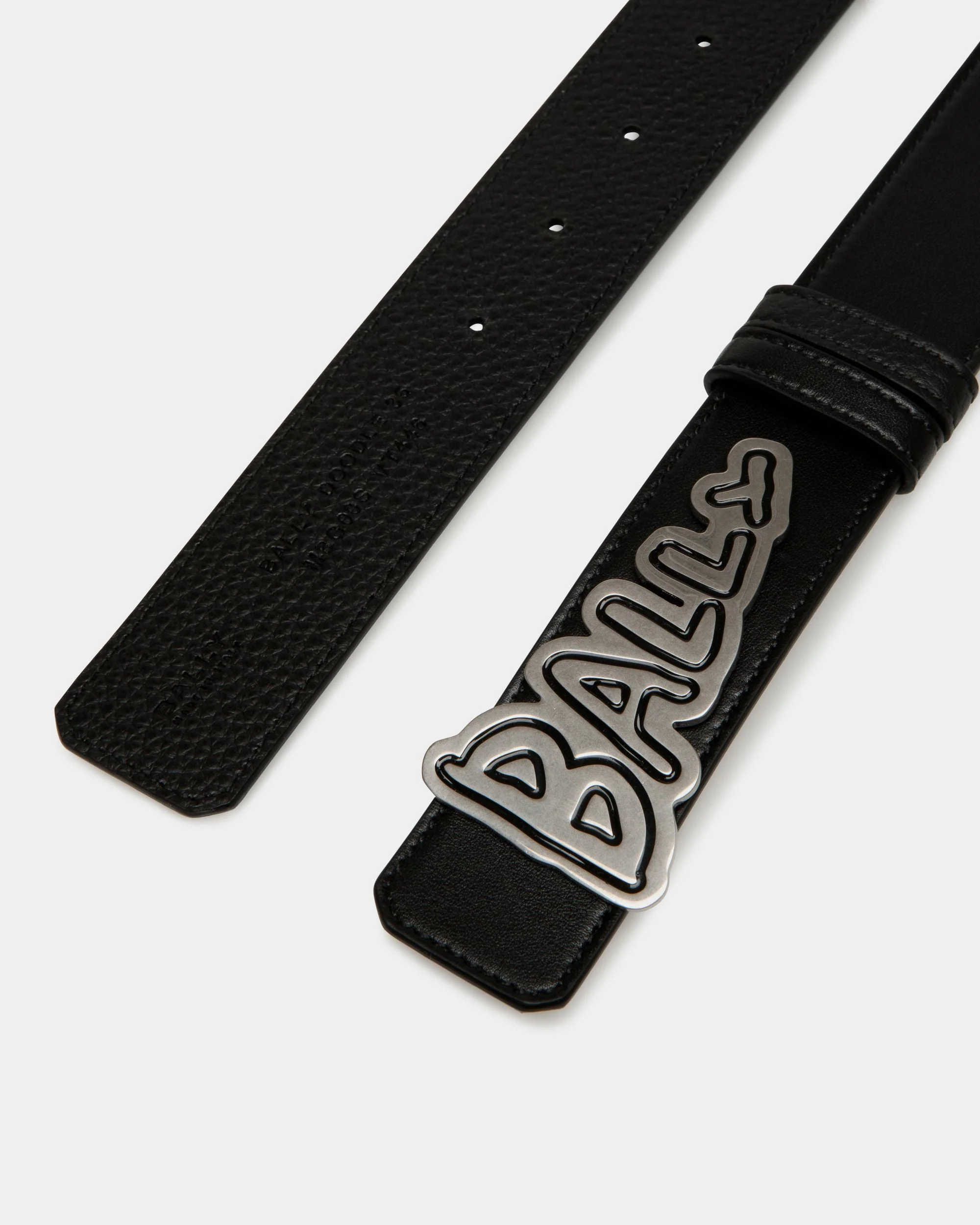 Pennant Logo Reversible 35mm Belt in Black Leather - Image 2