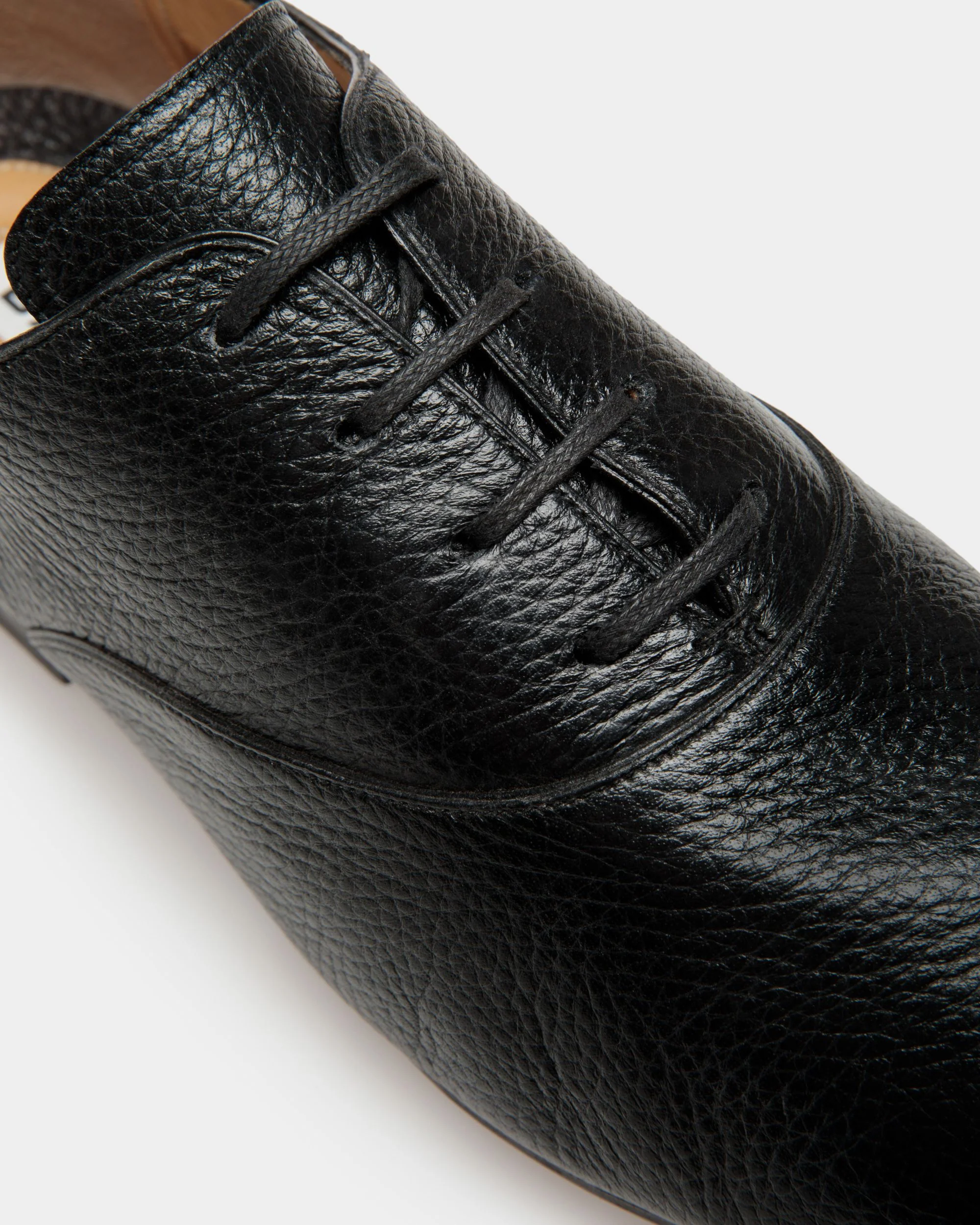 Pinte Oxfords In Black Leather - Image 5