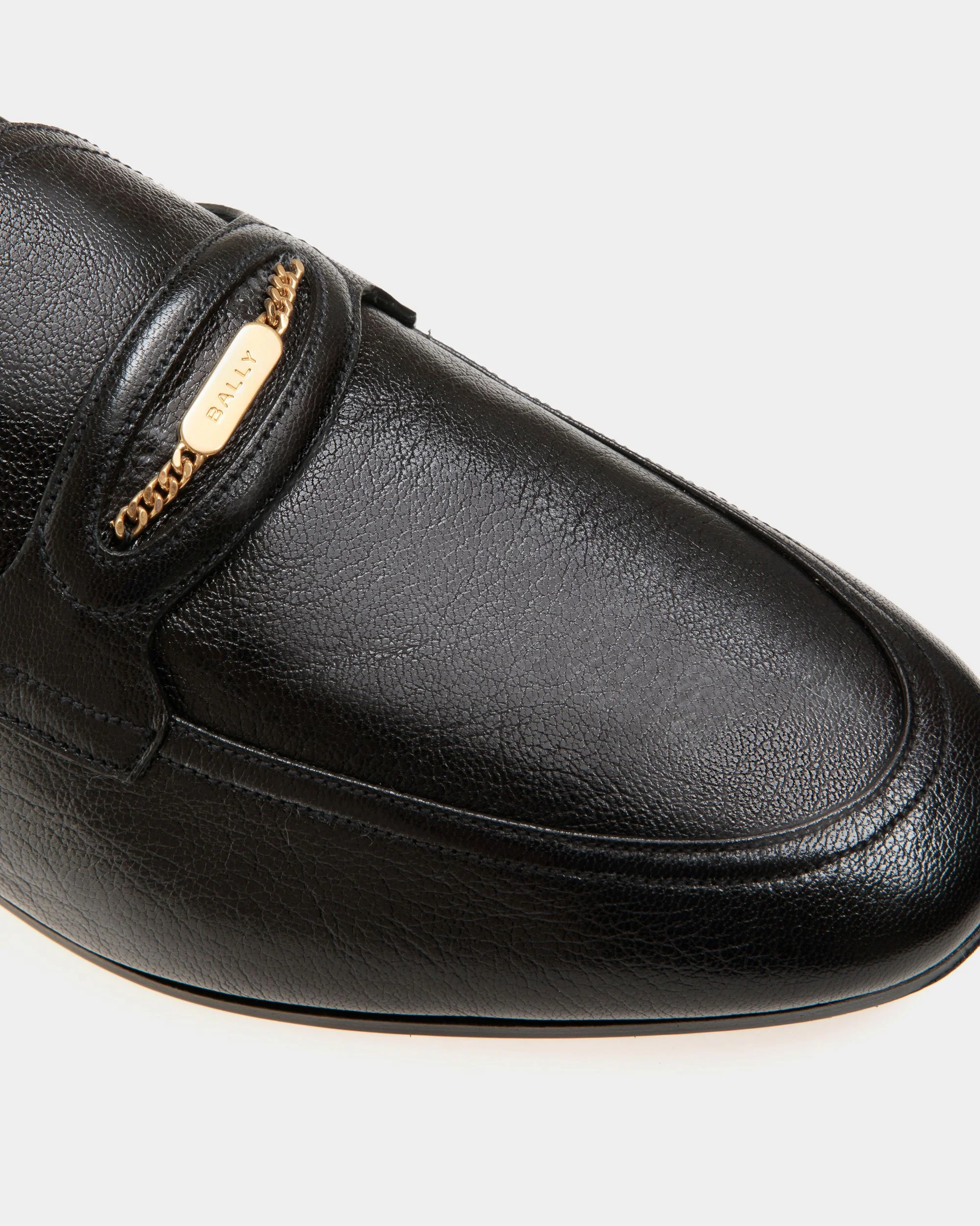 Plume Loafer in Black Grained Leather - Image 4